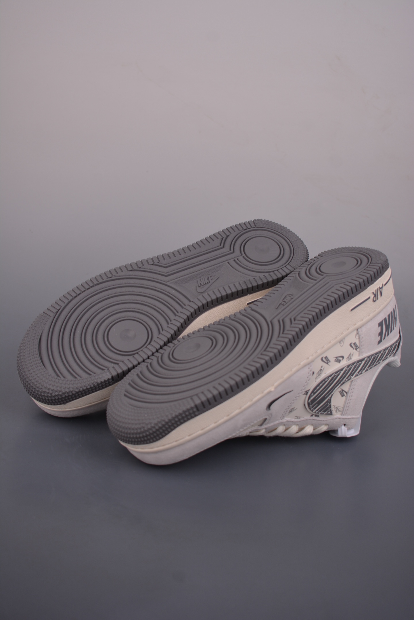 260 Nike Air Force 1 Low 米灰条纹 JP8028-071