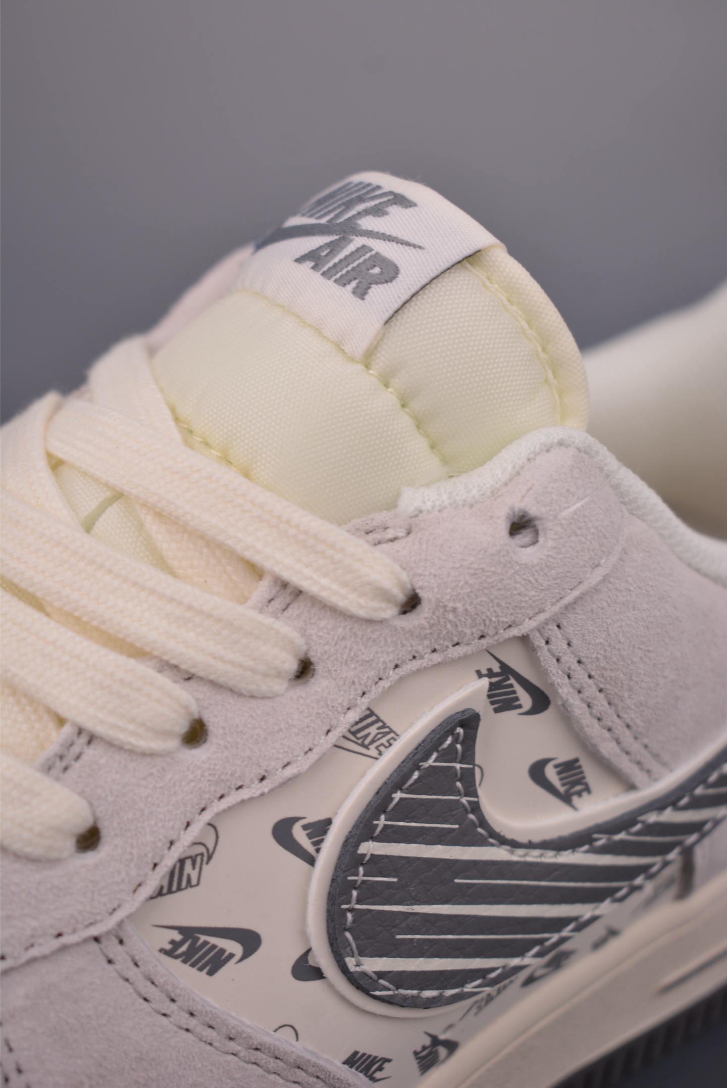 260 Nike Air Force 1 Low 米灰条纹 JP8028-071