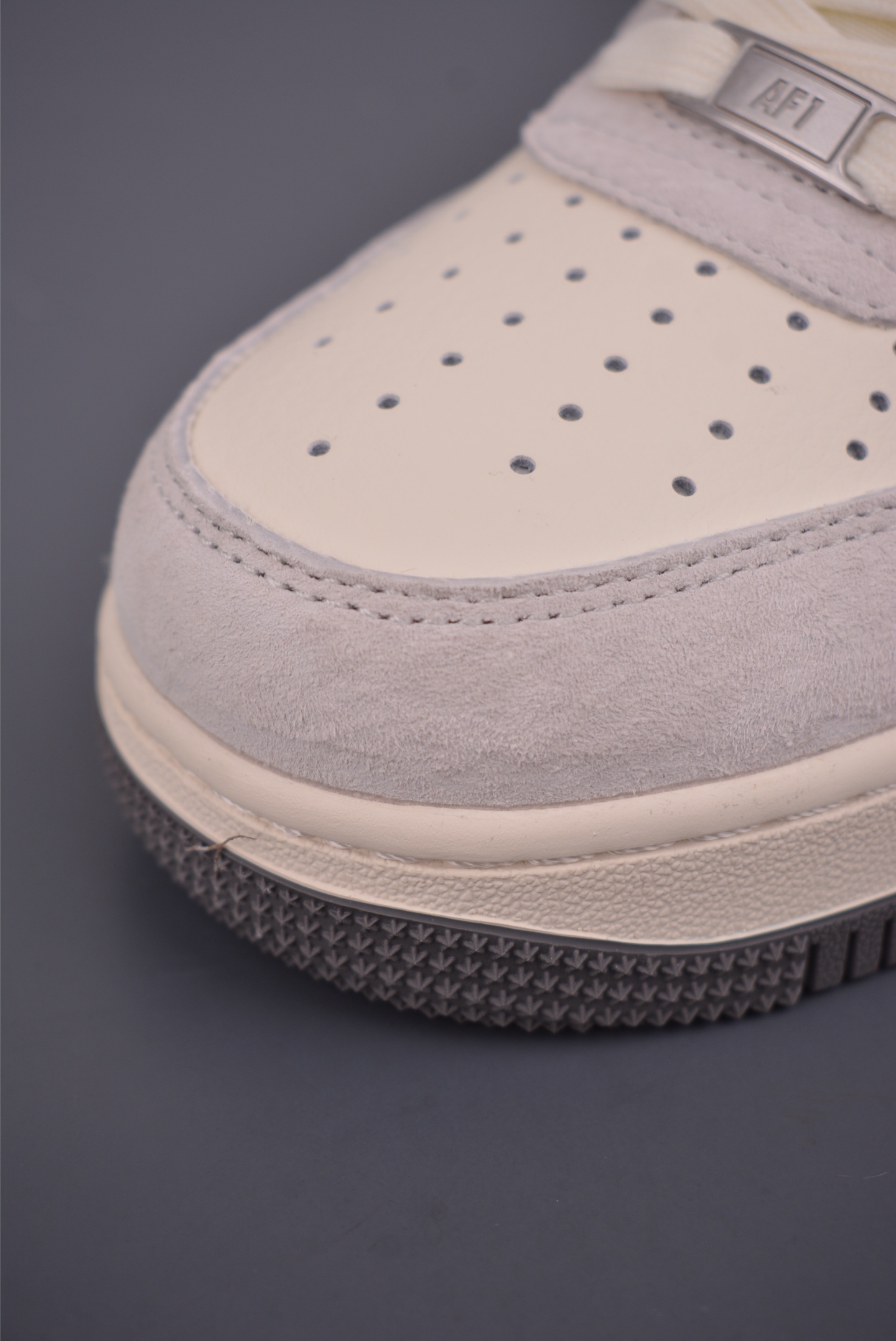 260 Nike Air Force 1 Low 米灰条纹 JP8028-071