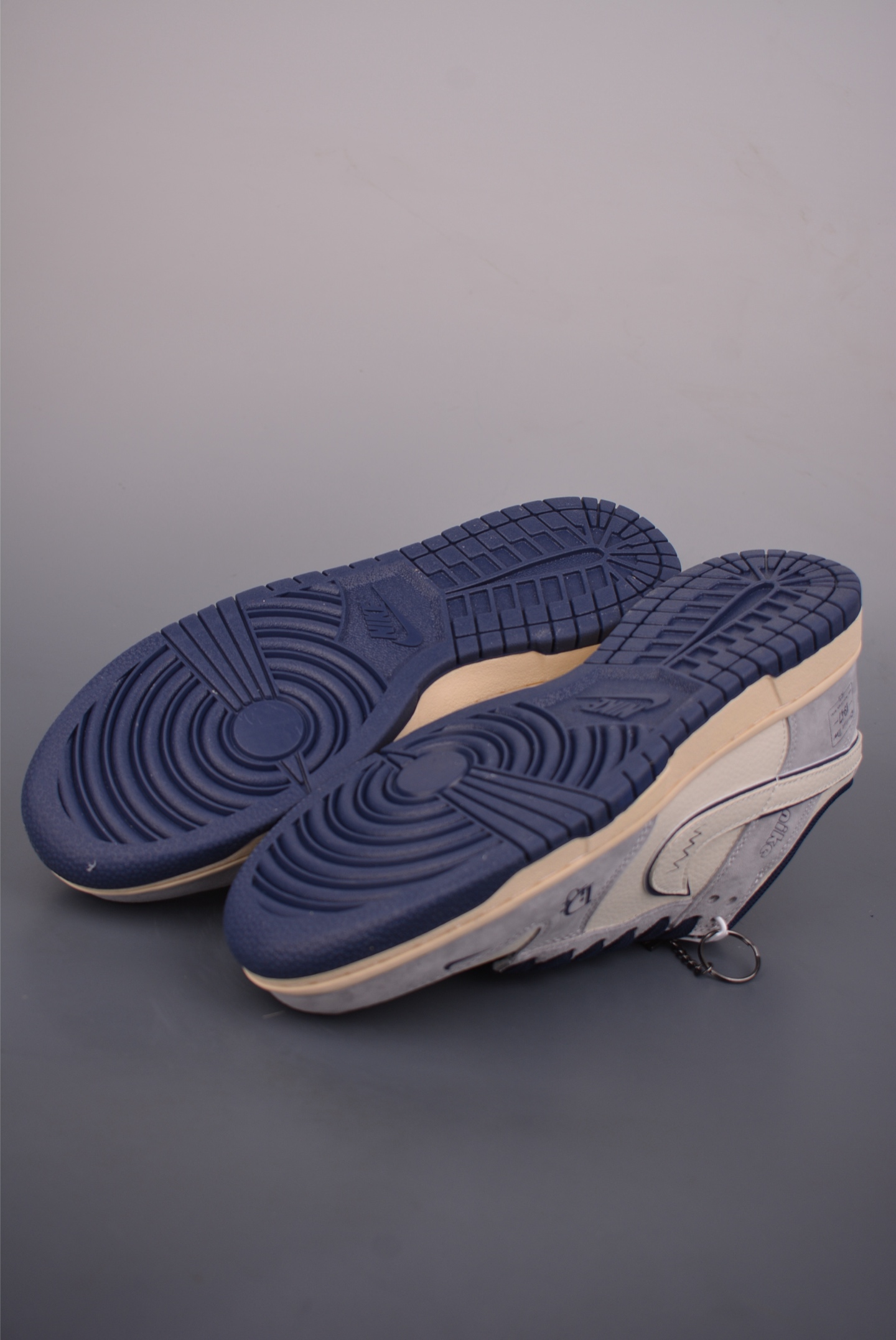 280 Nike SB Dunk Low Dior联名 DN3168-014