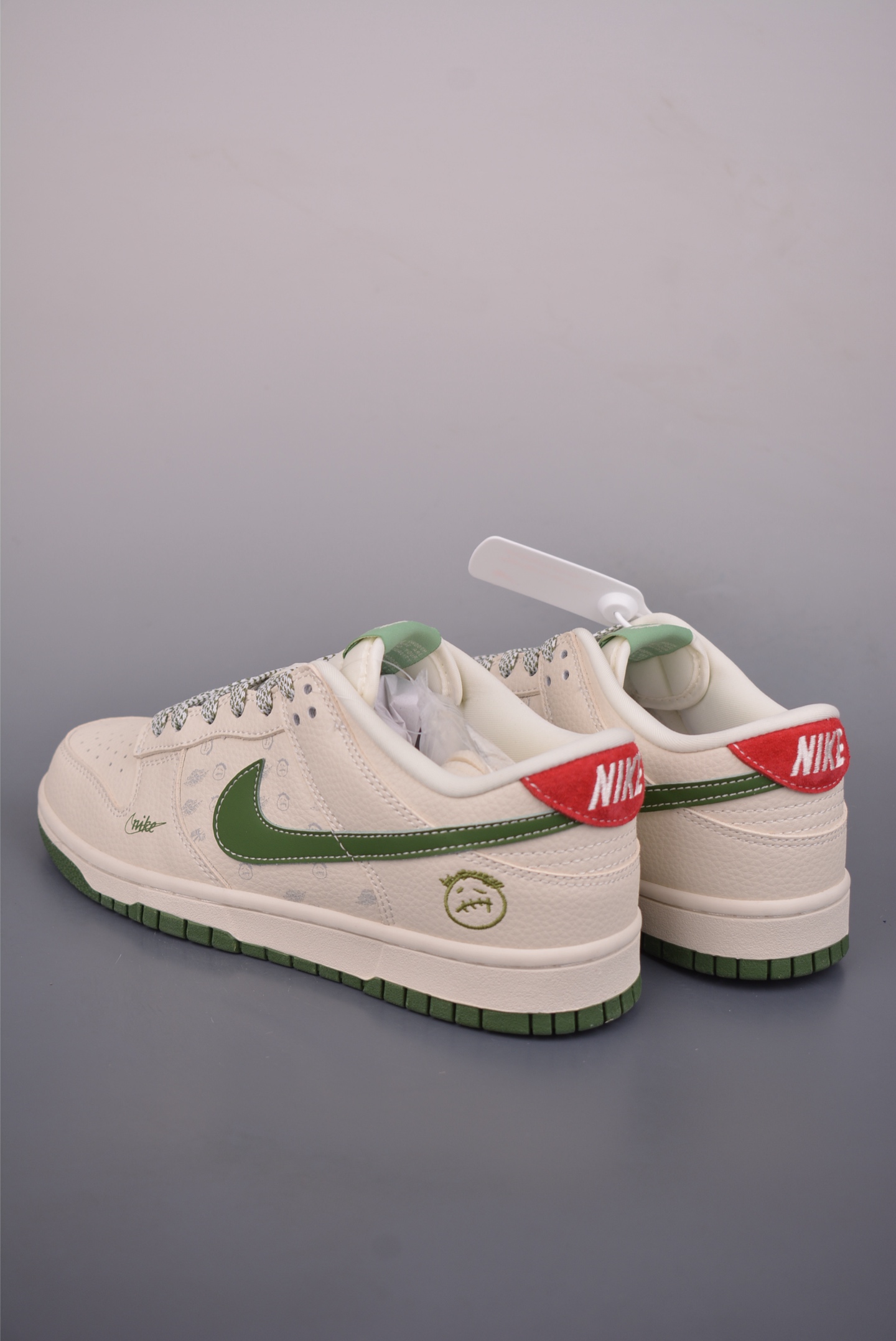 280 Nike SB Dunk Low 鬼脸联名 DS6608-018