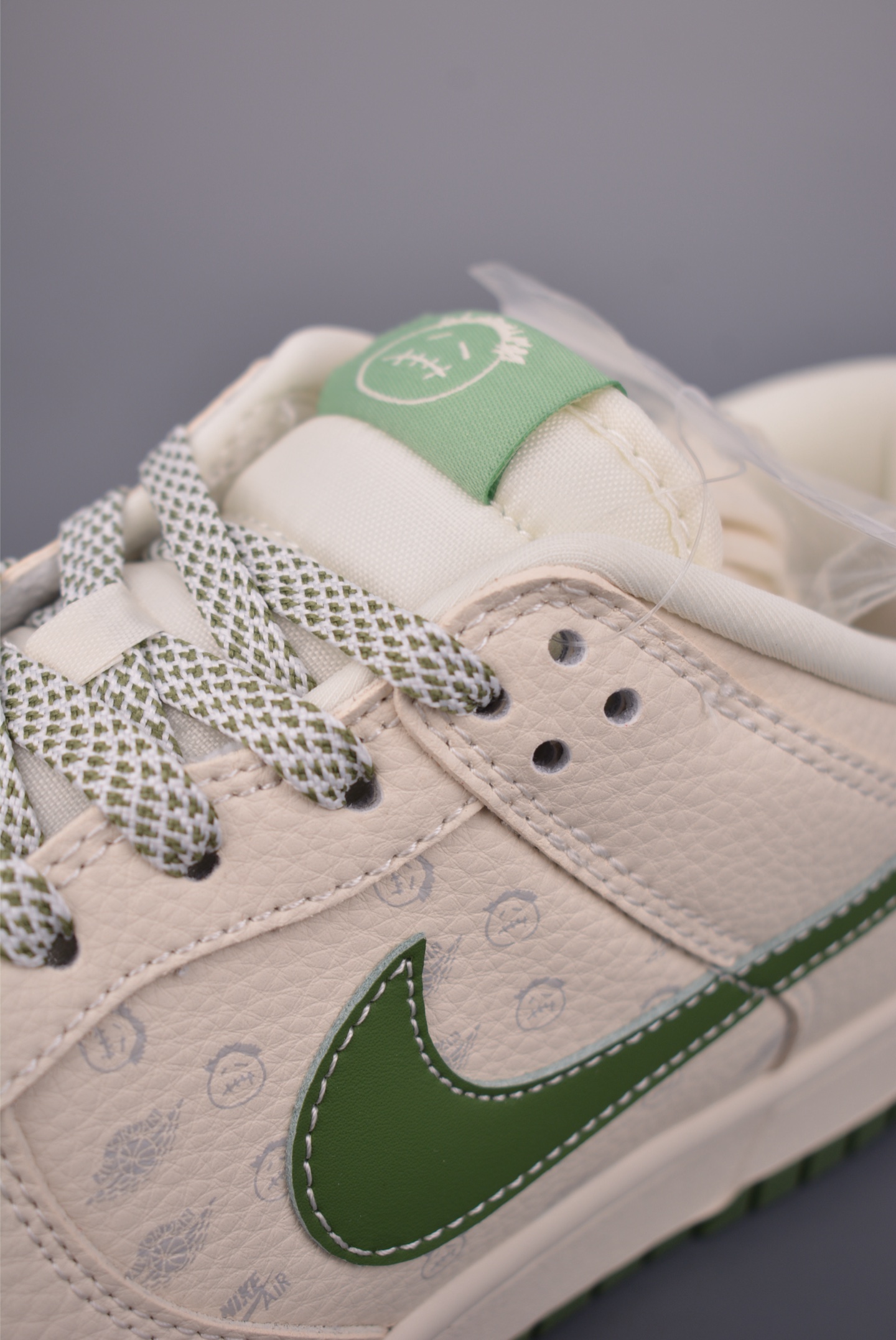 280 Nike SB Dunk Low 鬼脸联名 DS6608-018