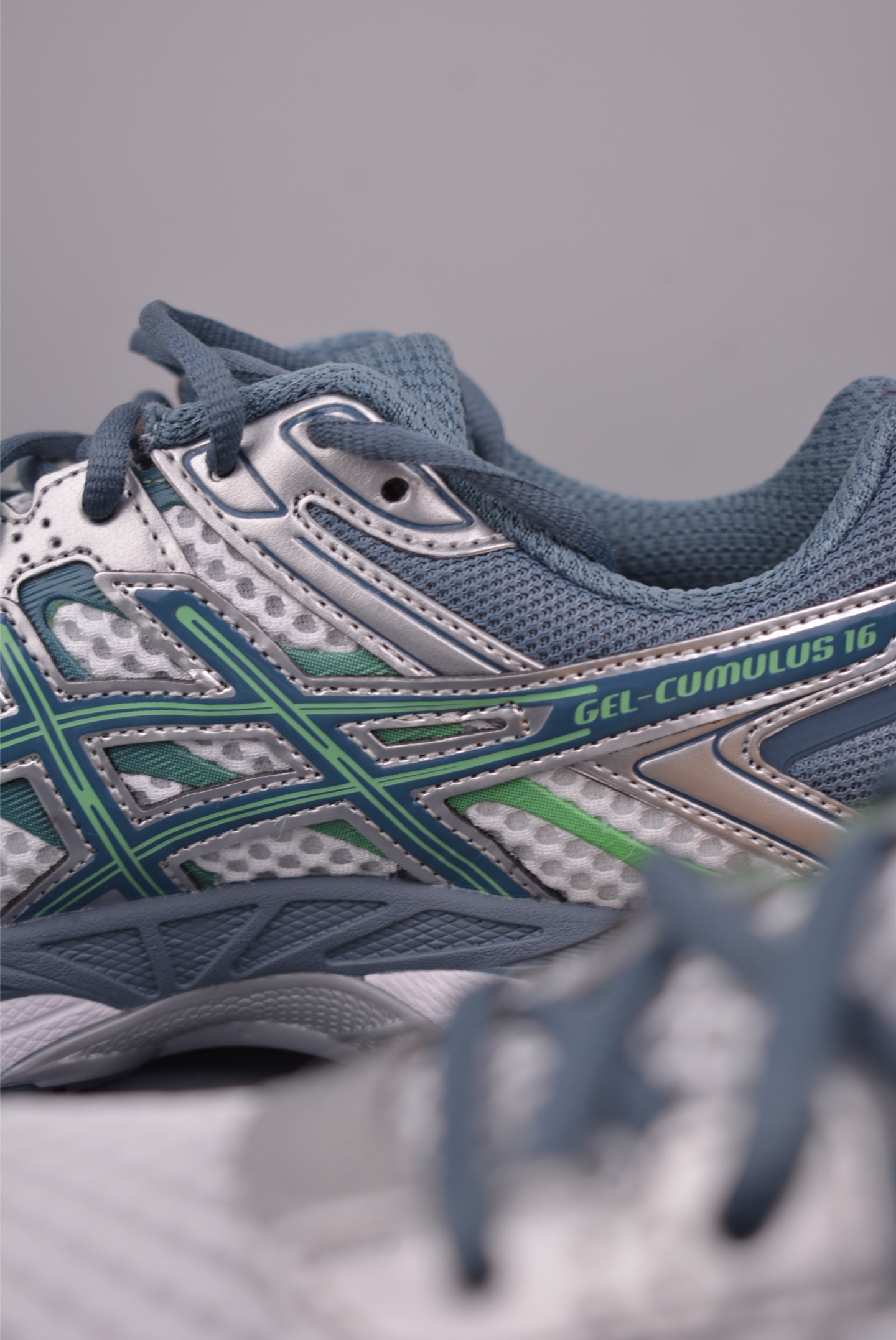 200 Asics Gel-CUMULUS 16 亚瑟士运动休闲透气专业跑鞋 1203A733-100