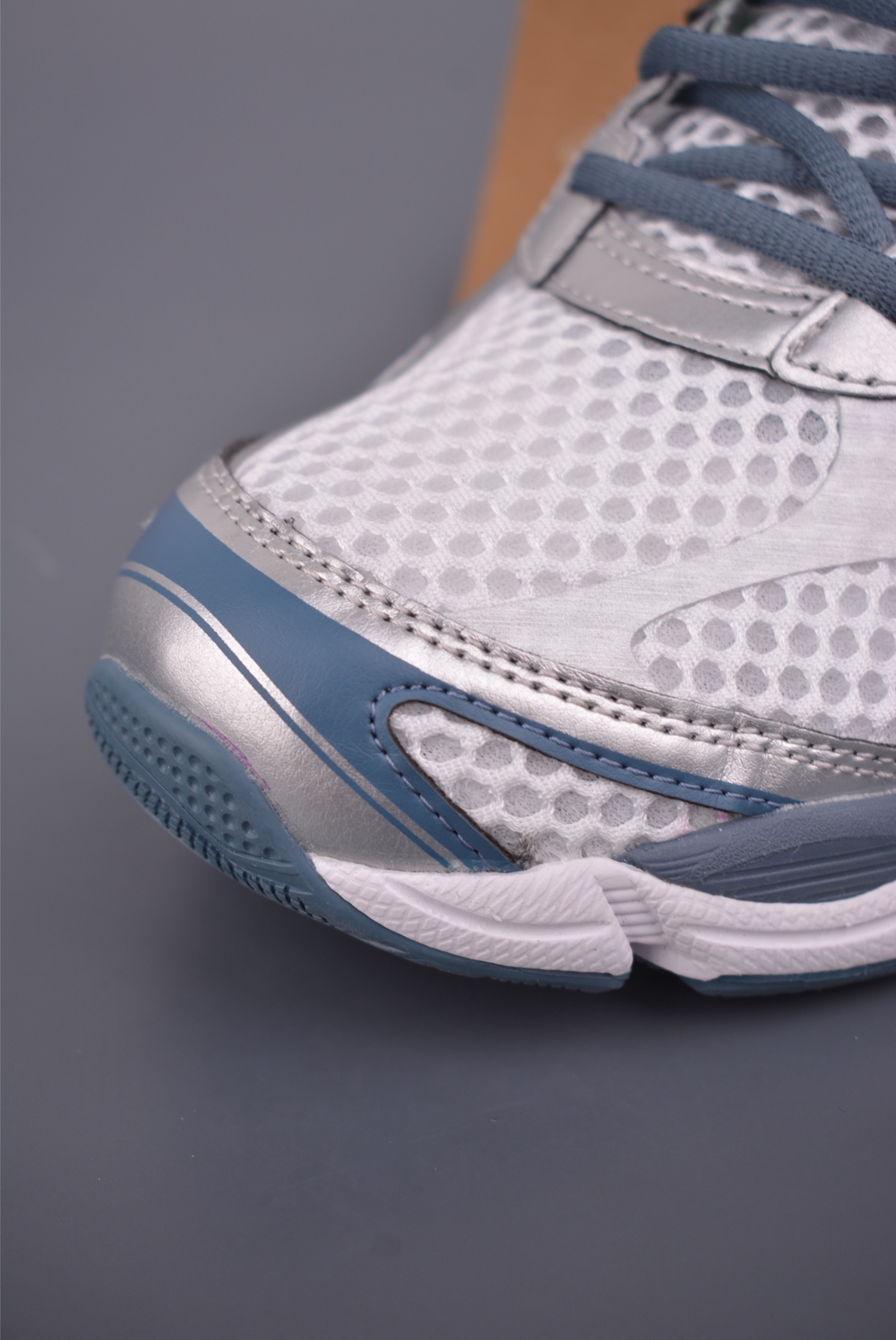 200 Asics Gel-CUMULUS 16 亚瑟士运动休闲透气专业跑鞋 1203A733-100