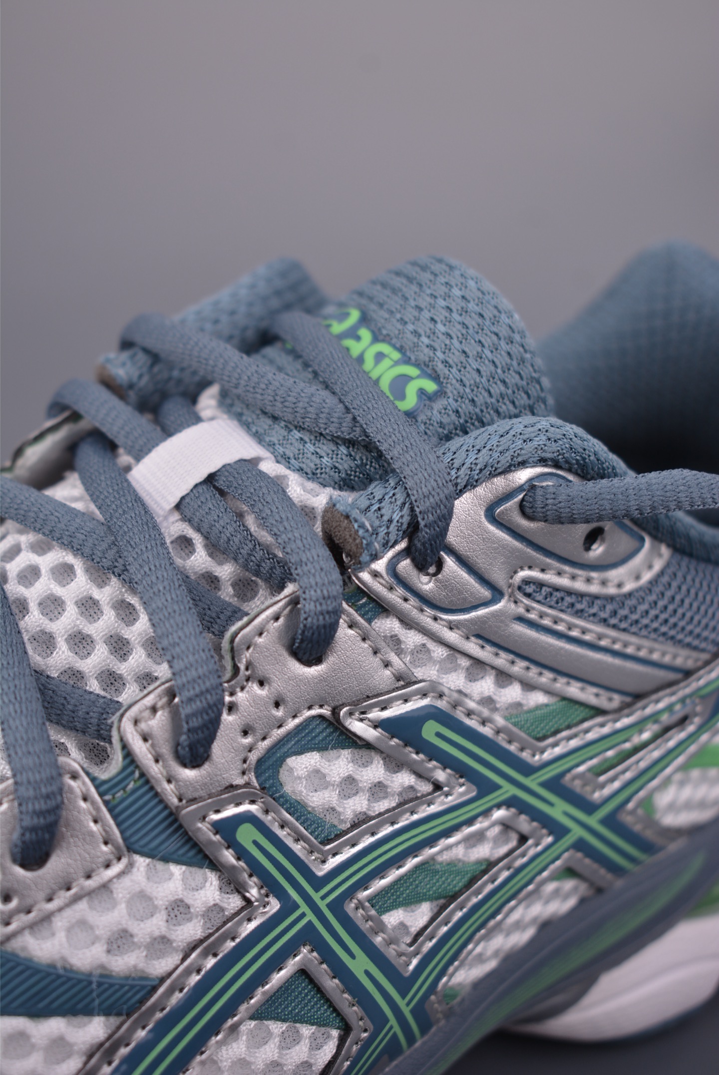 200 Asics Gel-CUMULUS 16 亚瑟士运动休闲透气专业跑鞋 1203A733-100