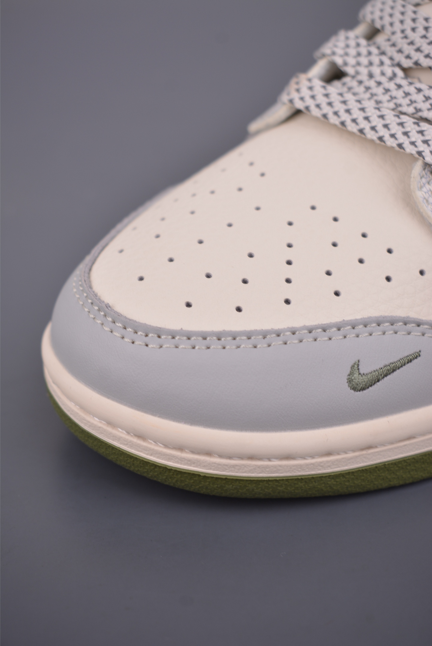 Nike SB Dunk Low 米绿纹 HS1239-010