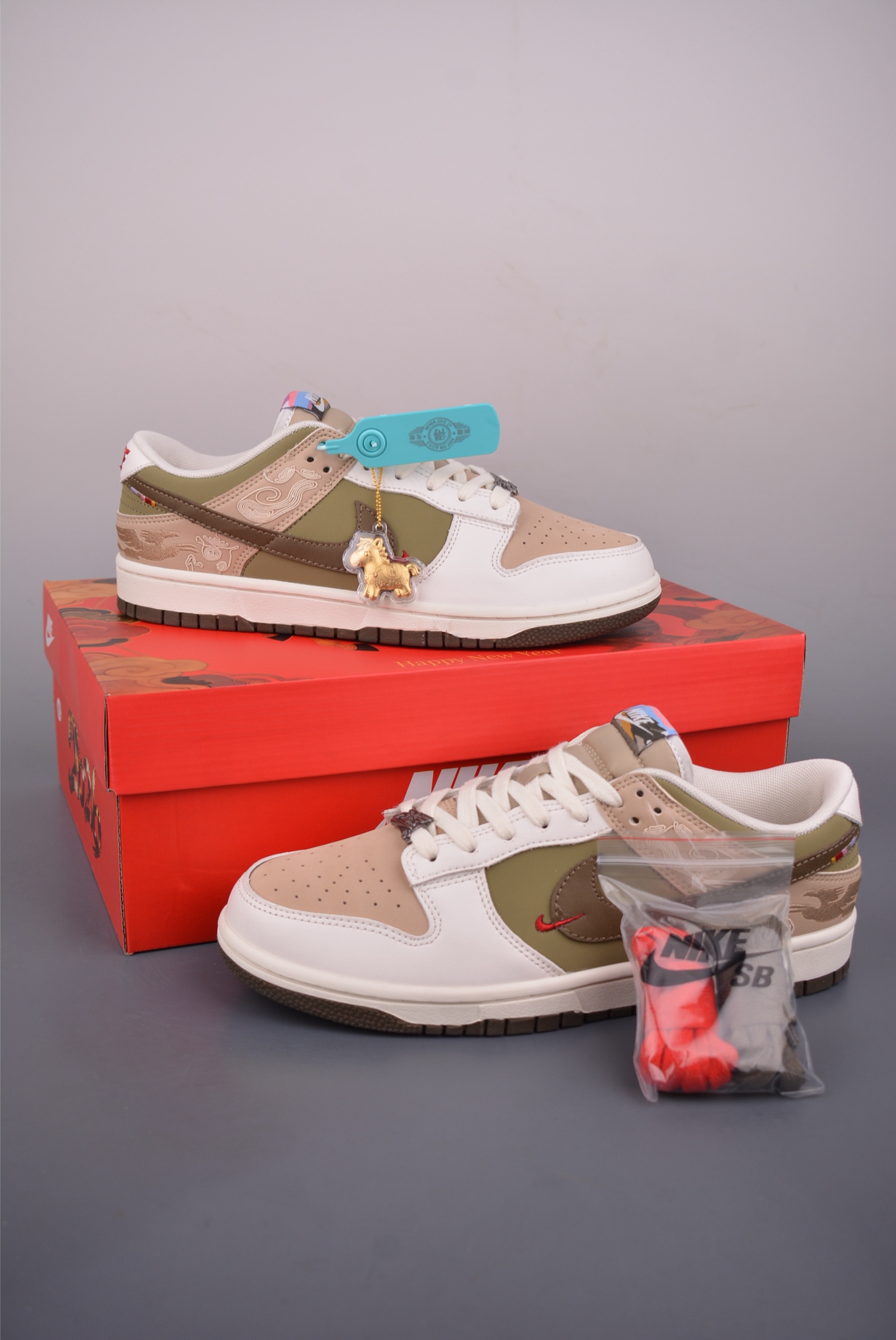 280 Nike SB Dunk Low 马年联名 IQ1118-220