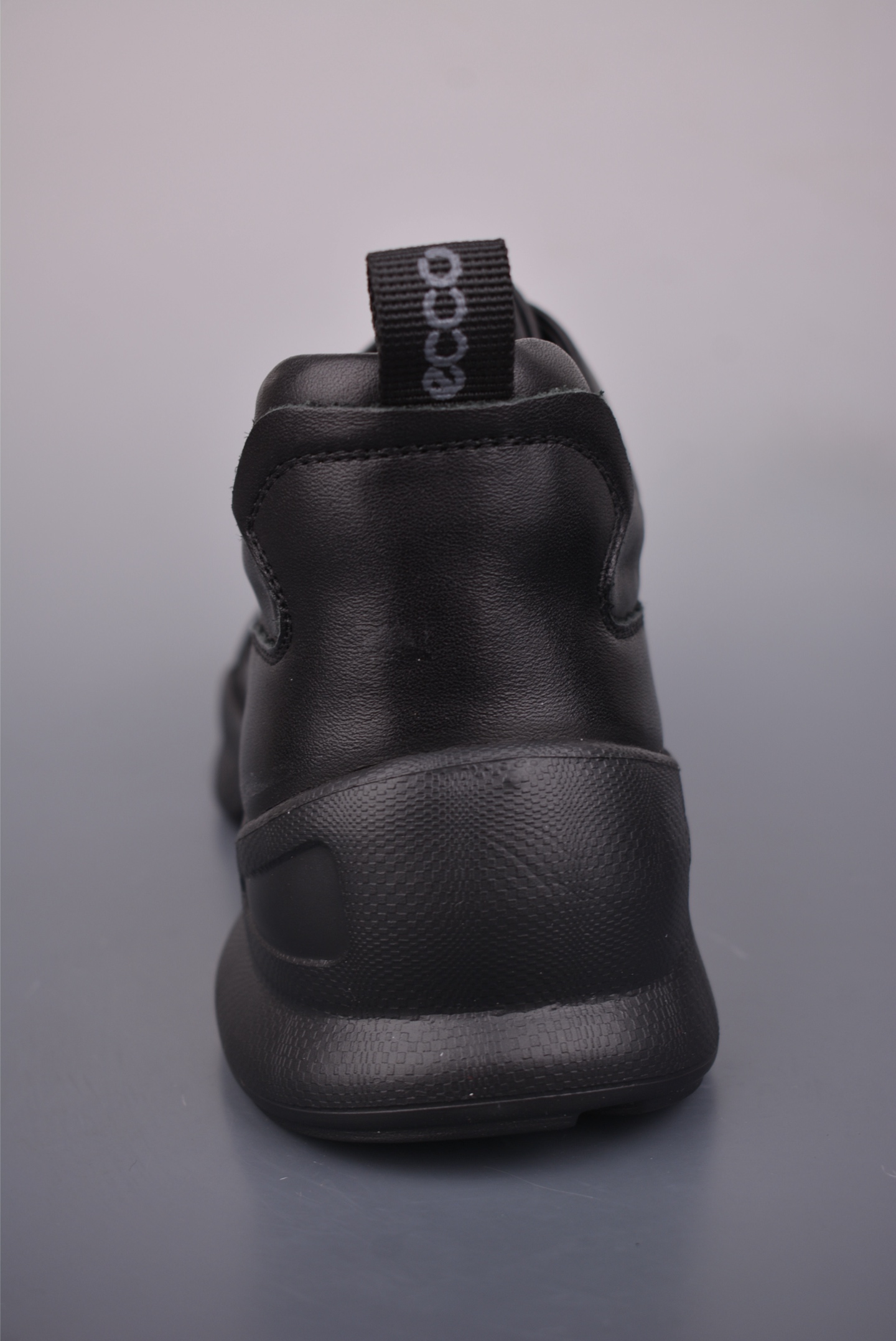 300 ECCO爱步运动鞋 BIOMC系列全新品质 透气轻便防滑缓震牛皮跑鞋健步 882517