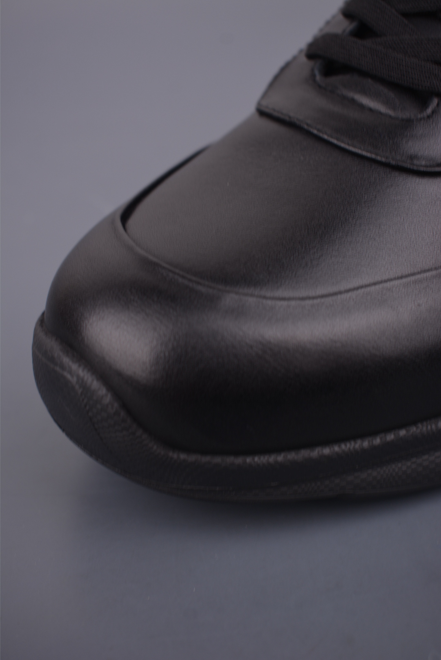 300 ECCO爱步运动鞋 BIOMC系列全新品质 透气轻便防滑缓震牛皮跑鞋健步 882517