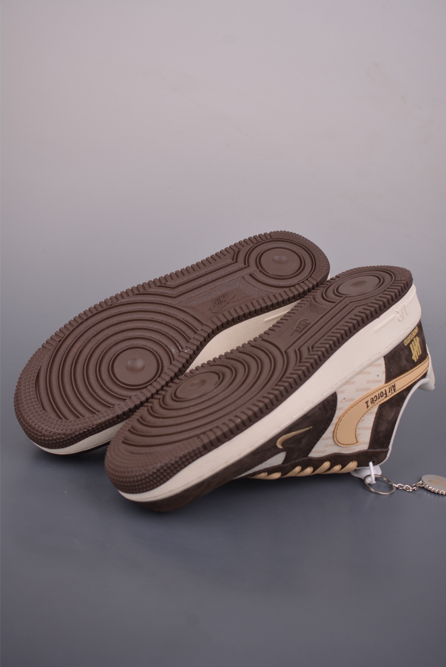 Nike Air Force 1 Low UN联名 KD1688-01-High Quatity Cheap Brand wholesale wholesaler seller Clothes Bags handbags Sneakers Top Fashion Clothing Shoes from China Factory Chinese suppliers best Quality Beautiful Price Nike Air Force 1 Low UN联名 KD1688-01