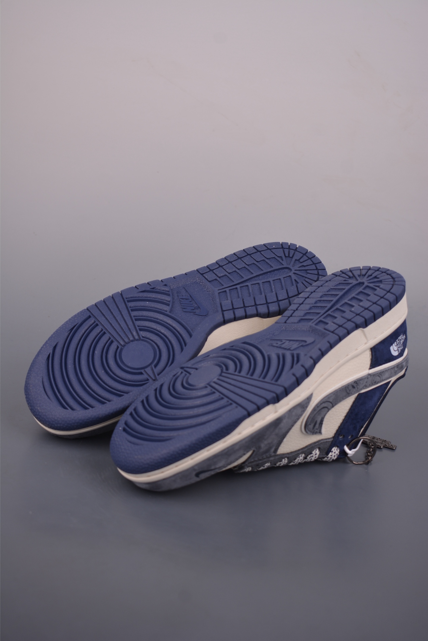 280 Nike SB Dunk Low 北面联名 MN1688-102