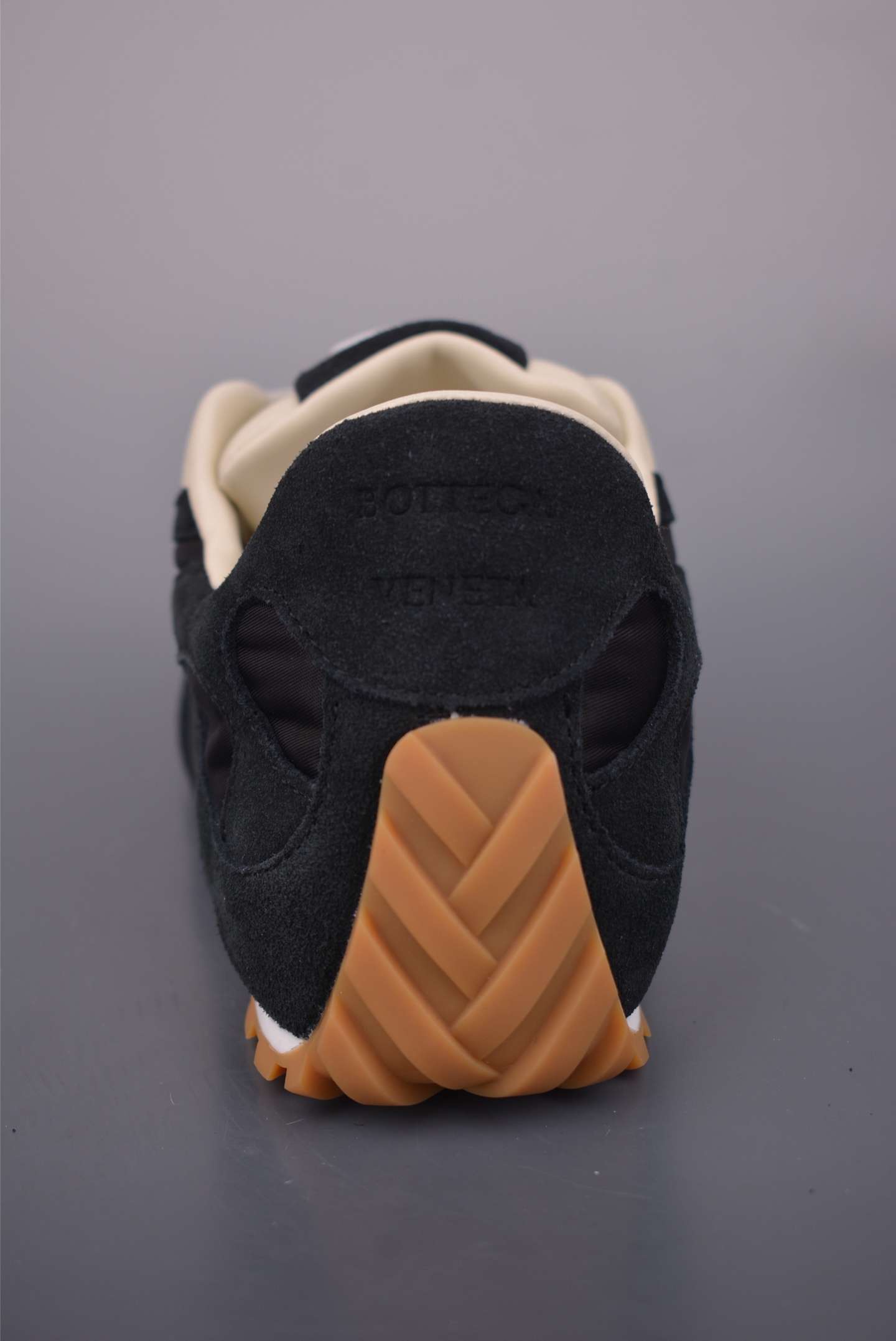 300 BOTTEGA VENETA Orbit Runner BV 葆蝶家时尚休闲情侣阿甘鞋 838373