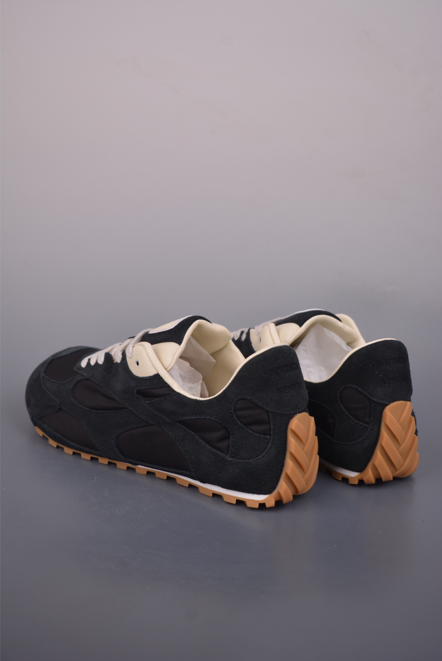 300 BOTTEGA VENETA Orbit Runner BV 葆蝶家时尚休闲情侣阿甘鞋 838373