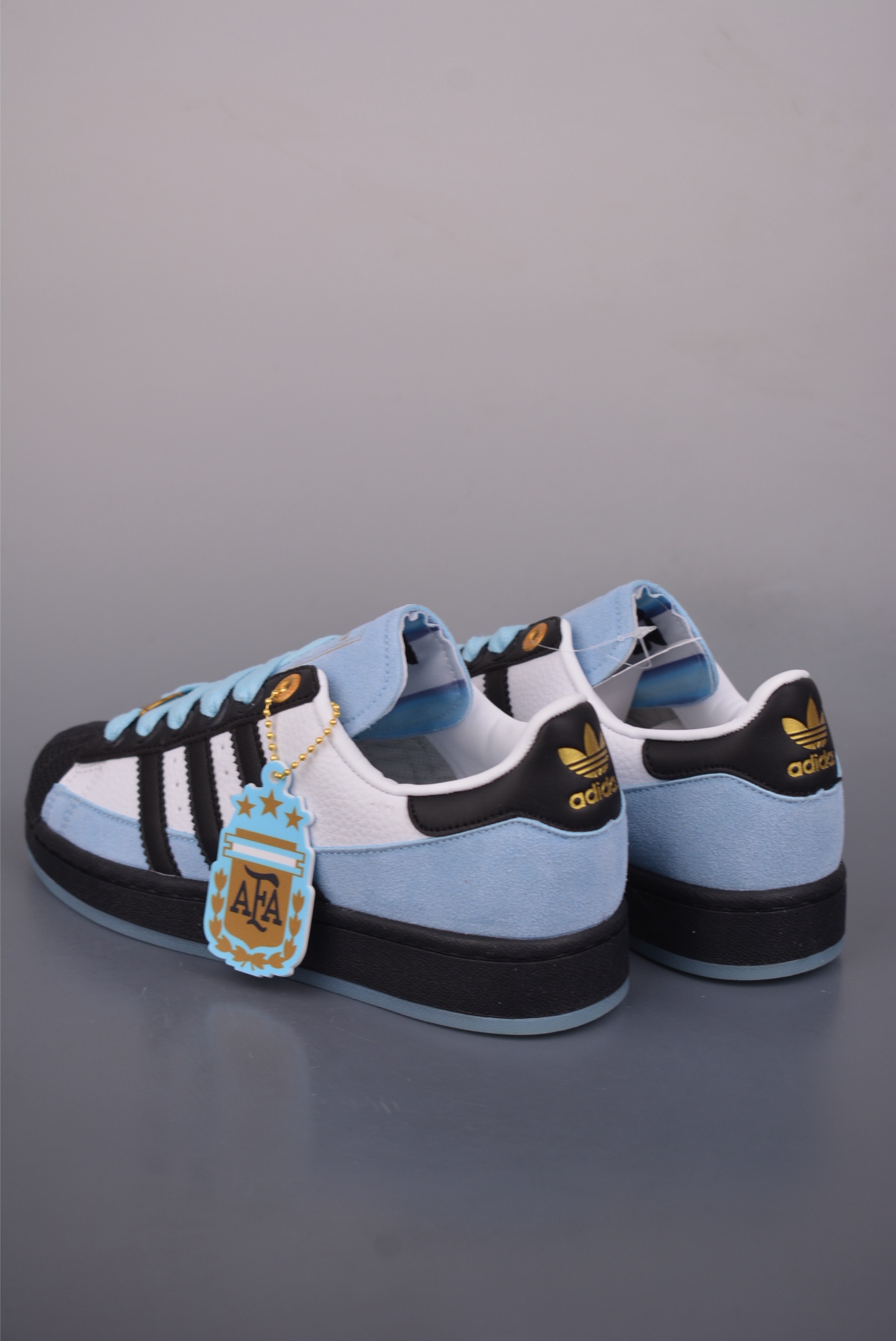 150 AdidOriginals Superstar 2025全新版本 贝壳头 KI8564