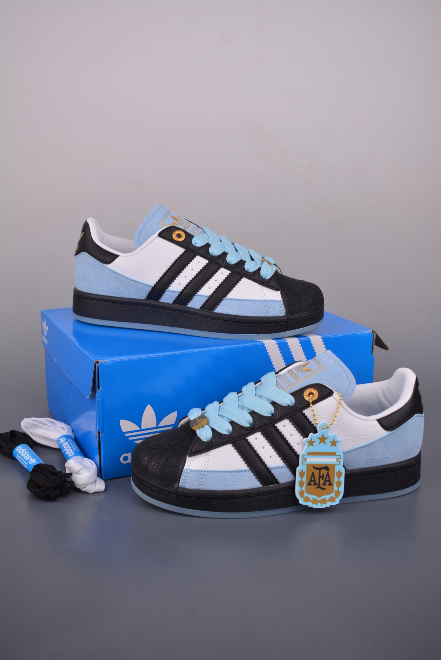 150 AdidOriginals Superstar 2025全新版本 贝壳头 KI8564