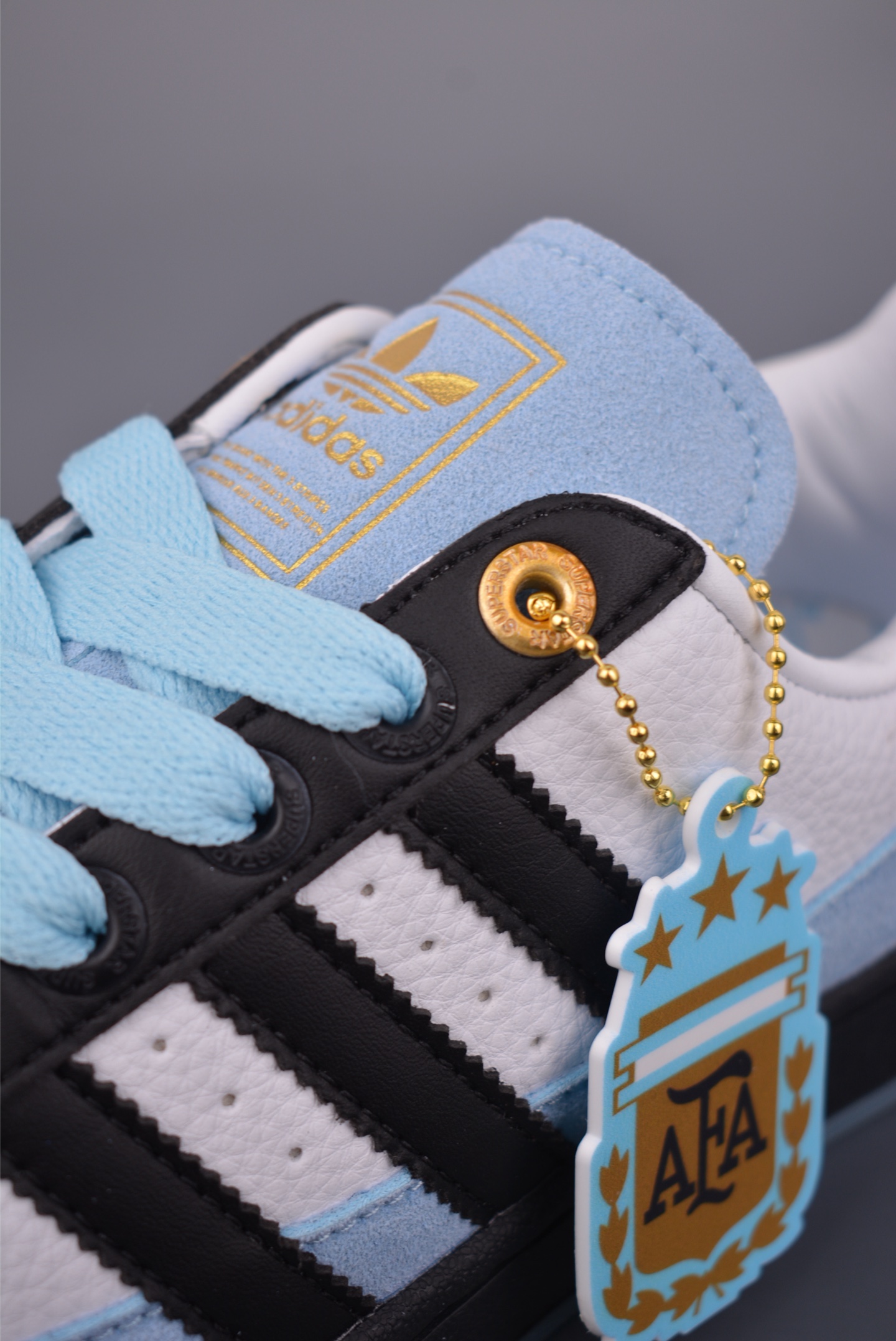 150 AdidOriginals Superstar 2025全新版本 贝壳头 KI8564