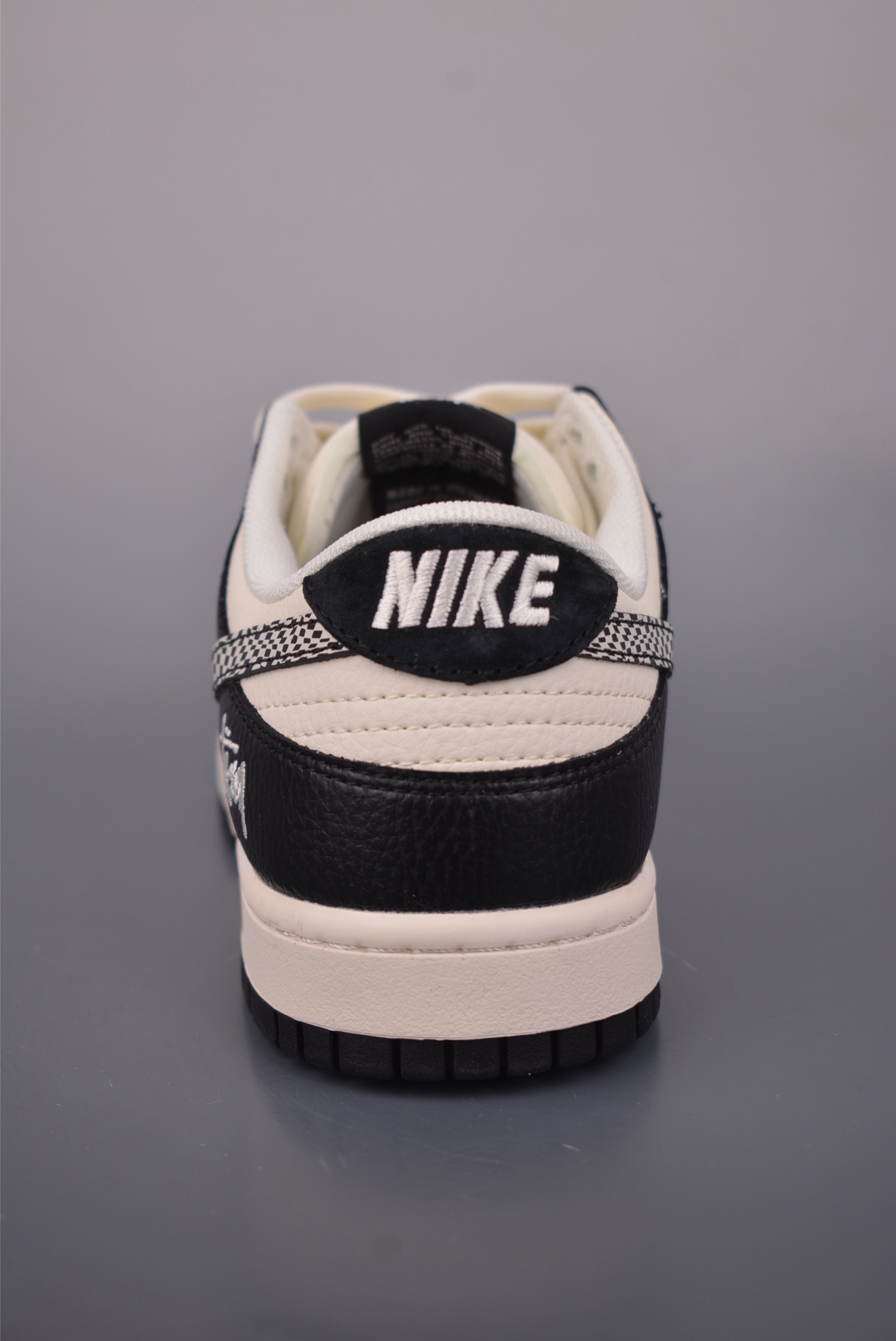 Nike SB Dunk Low 斯图西联名 QW5836-029-High Quatity Cheap Brand wholesale wholesaler seller Clothes Bags handbags Sneakers Top Fashion Clothing Shoes from China Factory Chinese suppliers best Quality Beautiful Price Nike SB Dunk Low 斯图西联名 QW5836-029