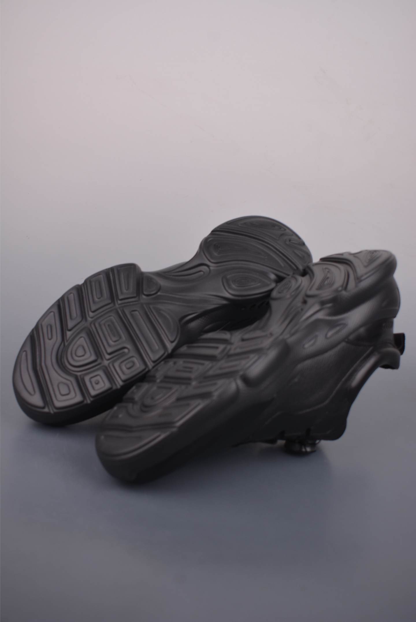 ECCO爱步运动鞋 BIOMC系列全新品质 透气轻便防滑缓震牛皮跑鞋健步 875828