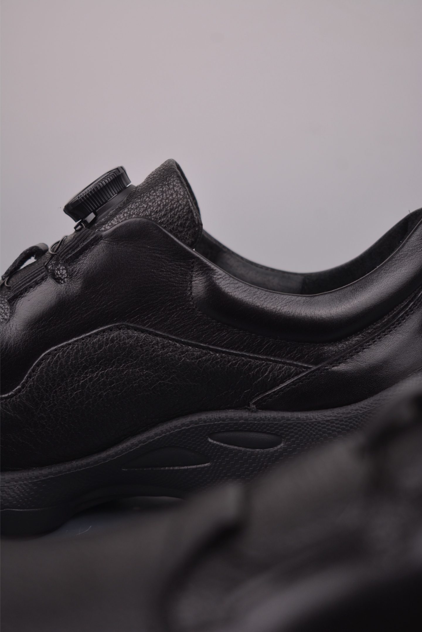 ECCO爱步运动鞋 BIOMC系列全新品质 透气轻便防滑缓震牛皮跑鞋健步 875828