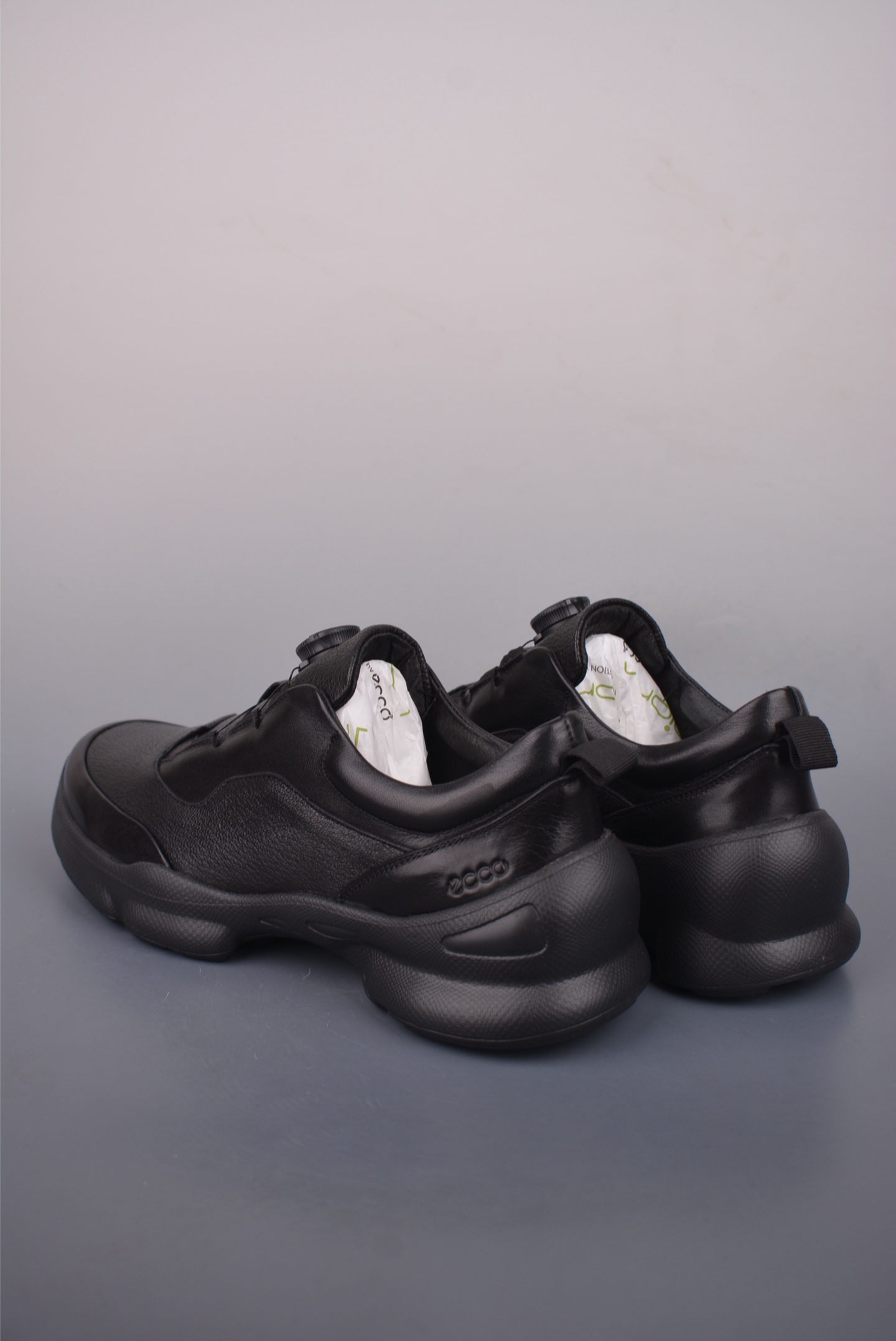 ECCO爱步运动鞋 BIOMC系列全新品质 透气轻便防滑缓震牛皮跑鞋健步 875828