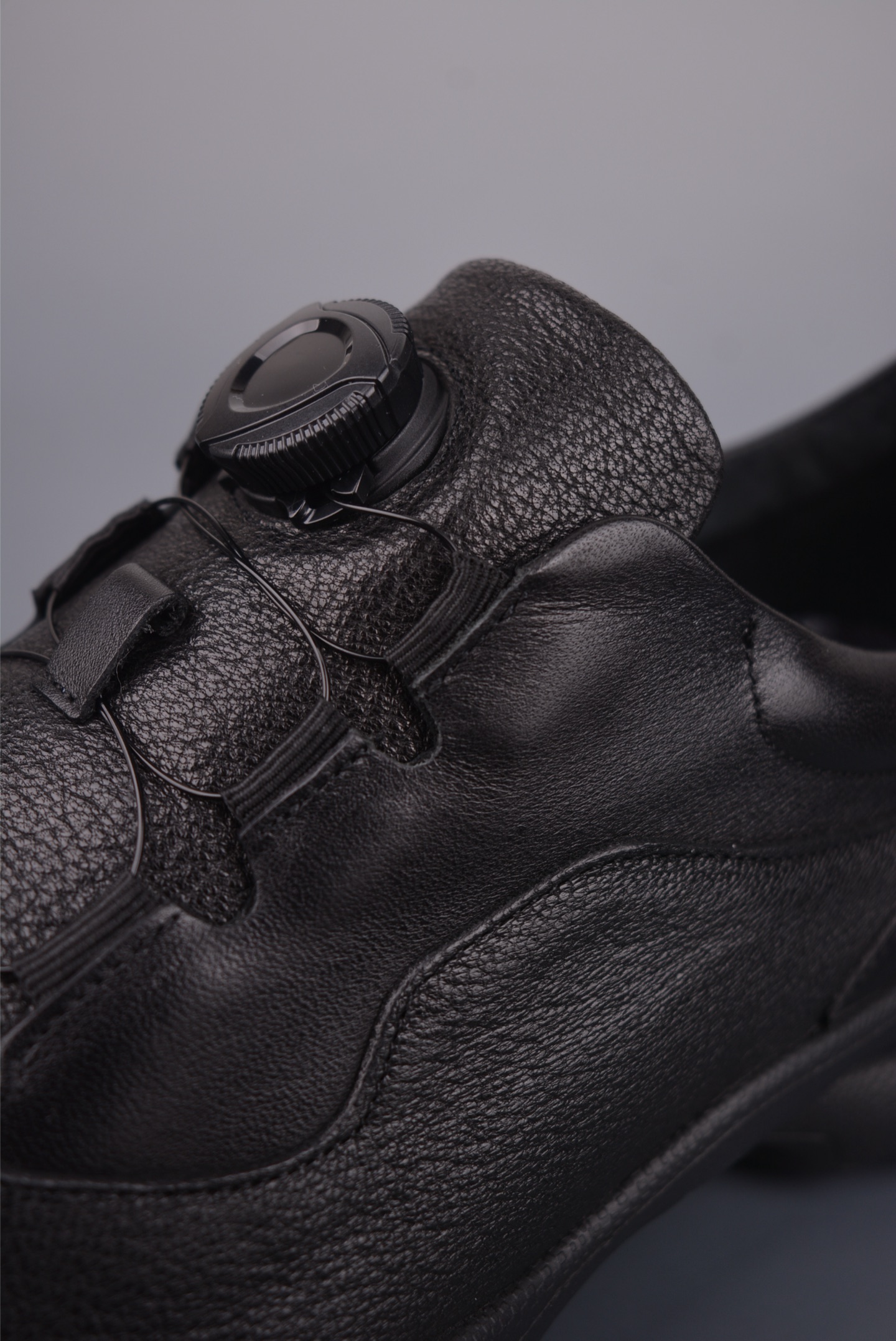 ECCO爱步运动鞋 BIOMC系列全新品质 透气轻便防滑缓震牛皮跑鞋健步 875828