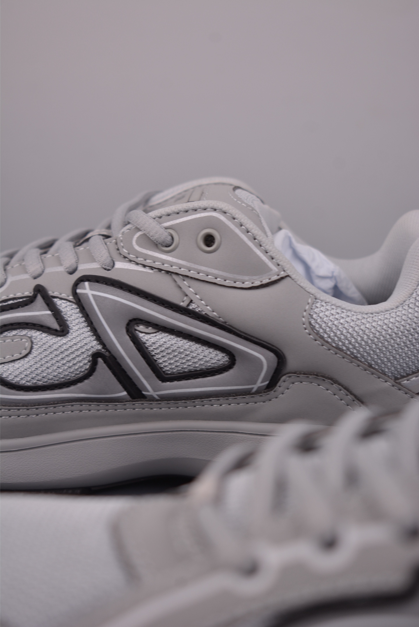 330 Dior 迪奥 x 石头岛 Stone Island 联名款 B30系列休闲 运动老爹鞋 3SN279ZAN