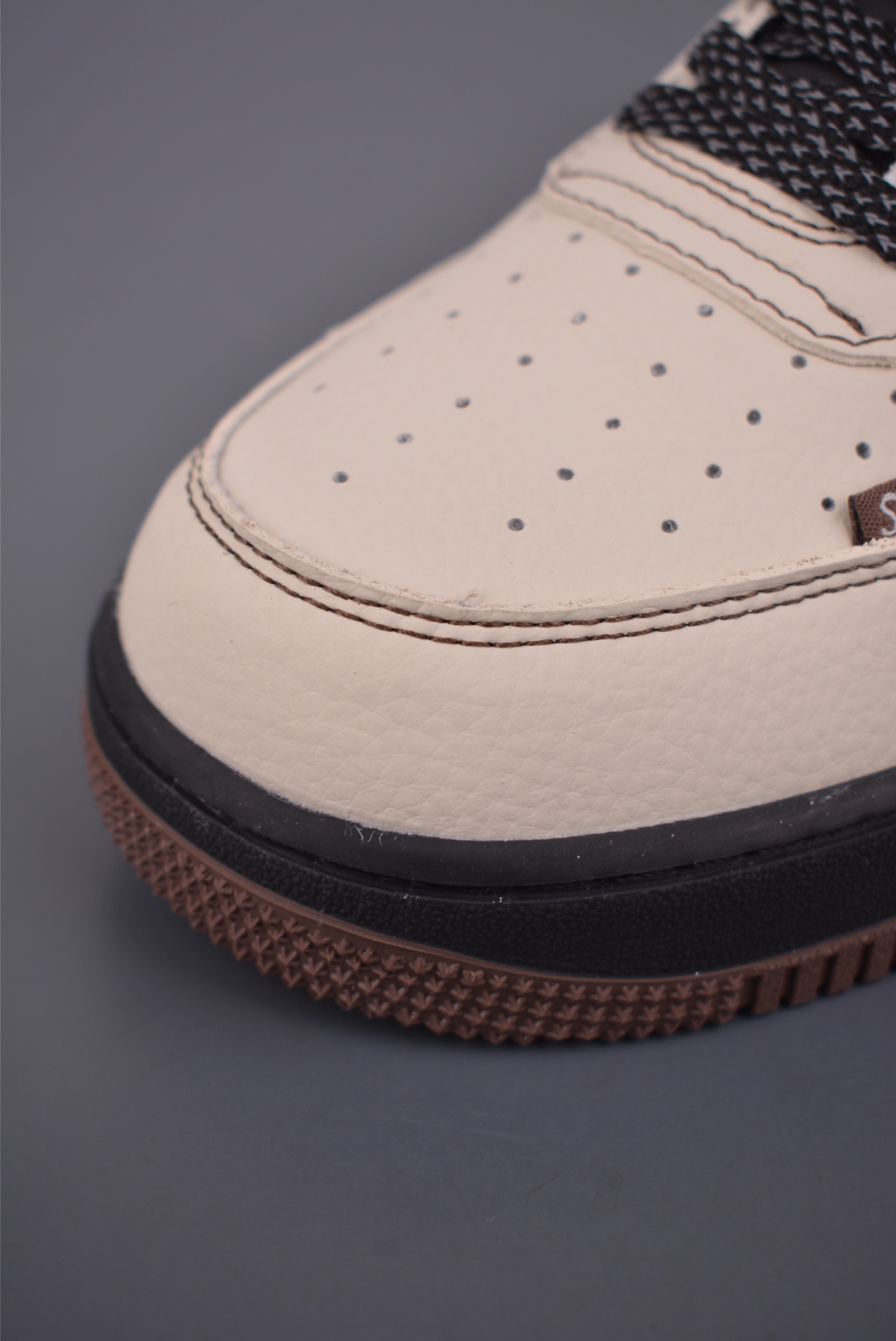 260 Nike Air Force 1 Low Supreme联名 KD1688-004