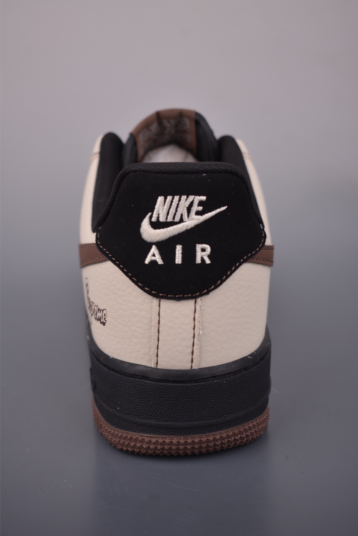 260 Nike Air Force 1 Low Supreme联名 KD1688-004