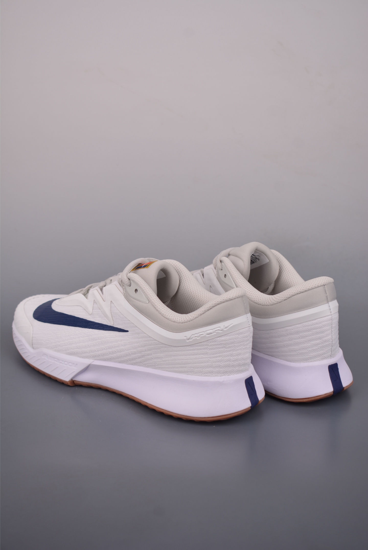 180 Nike Vapor Pro 3 减震防滑透气 低帮网球鞋 中底泡棉记忆回弹 FZ2161-100