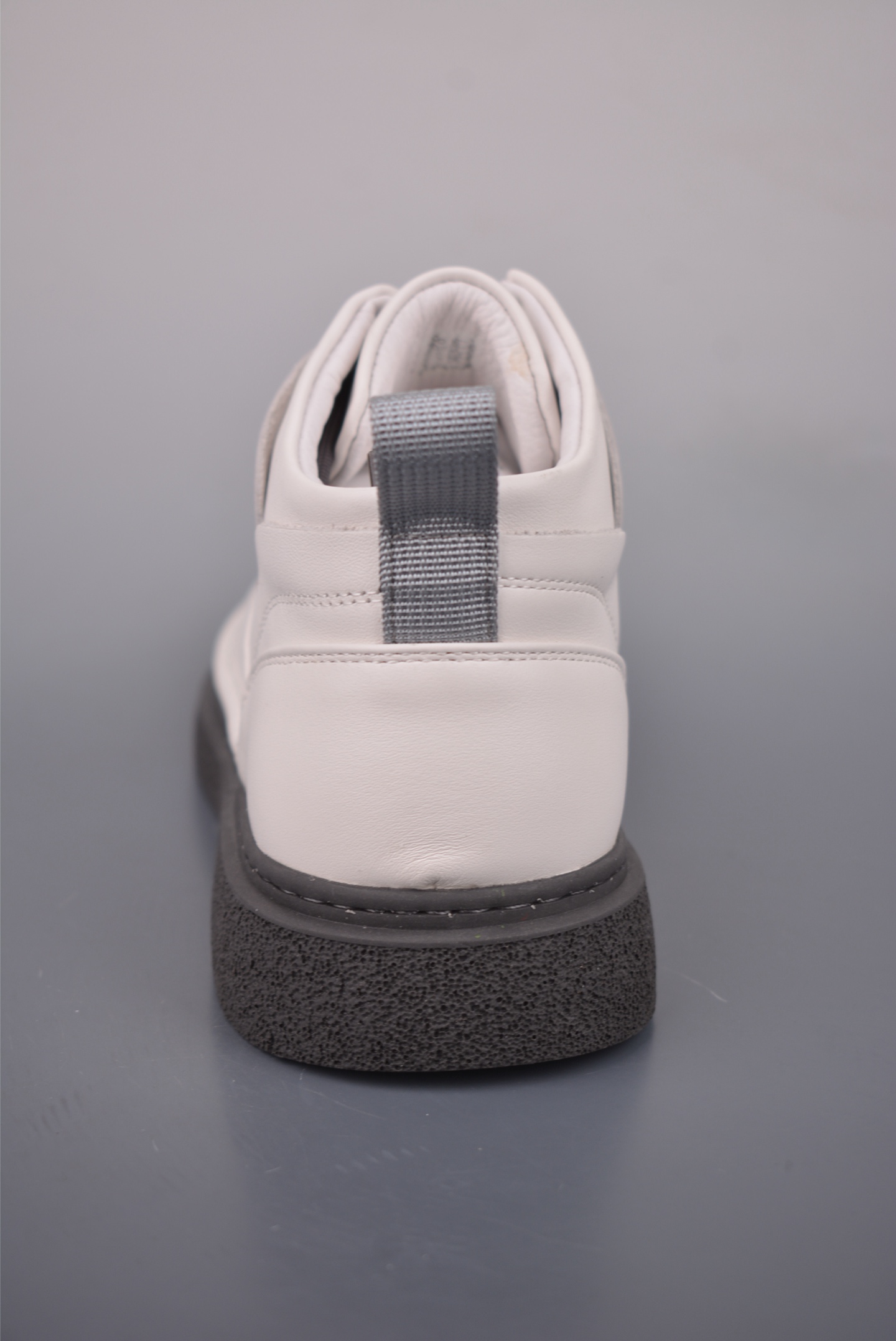 ECCO爱步中高帮男鞋 热门销售款式 城市休闲系列 气质百搭潮酷板鞋 966358-21