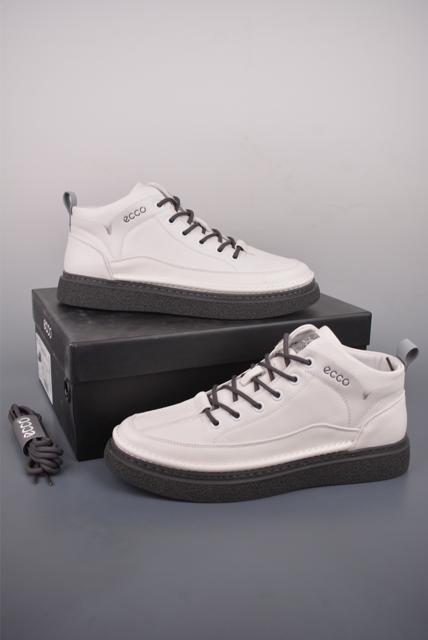 ECCO爱步中高帮男鞋 热门销售款式 城市休闲系列 气质百搭潮酷板鞋 966358-21