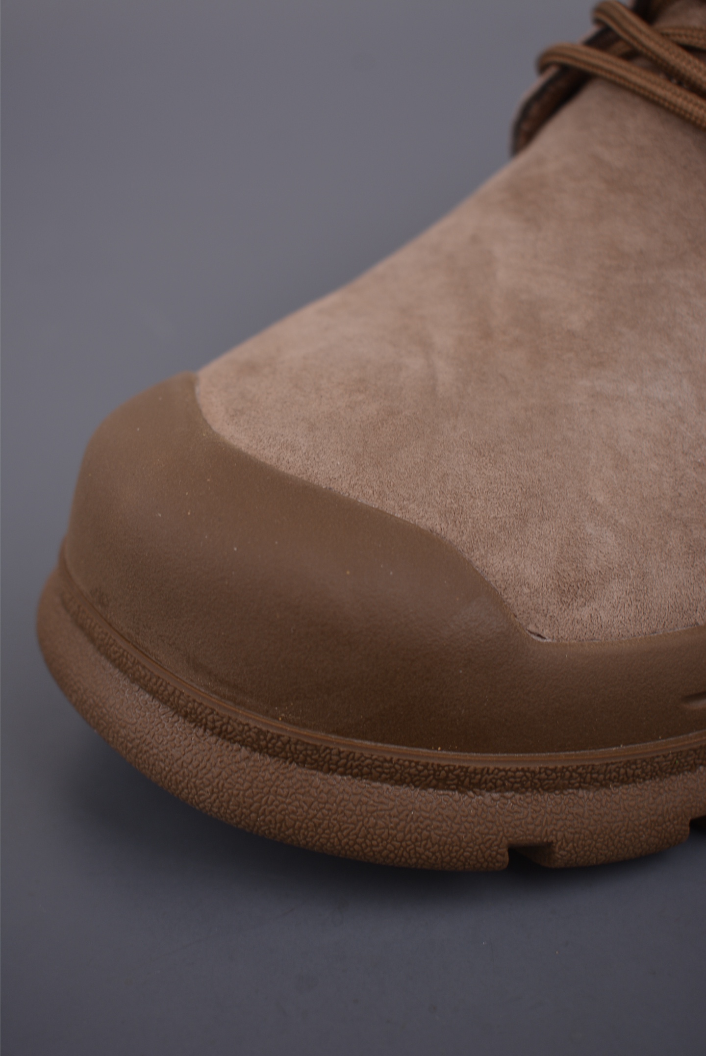 CAT卡特 硬汉推土机品牌 经典百搭户外中帮休闲马丁靴 P721911