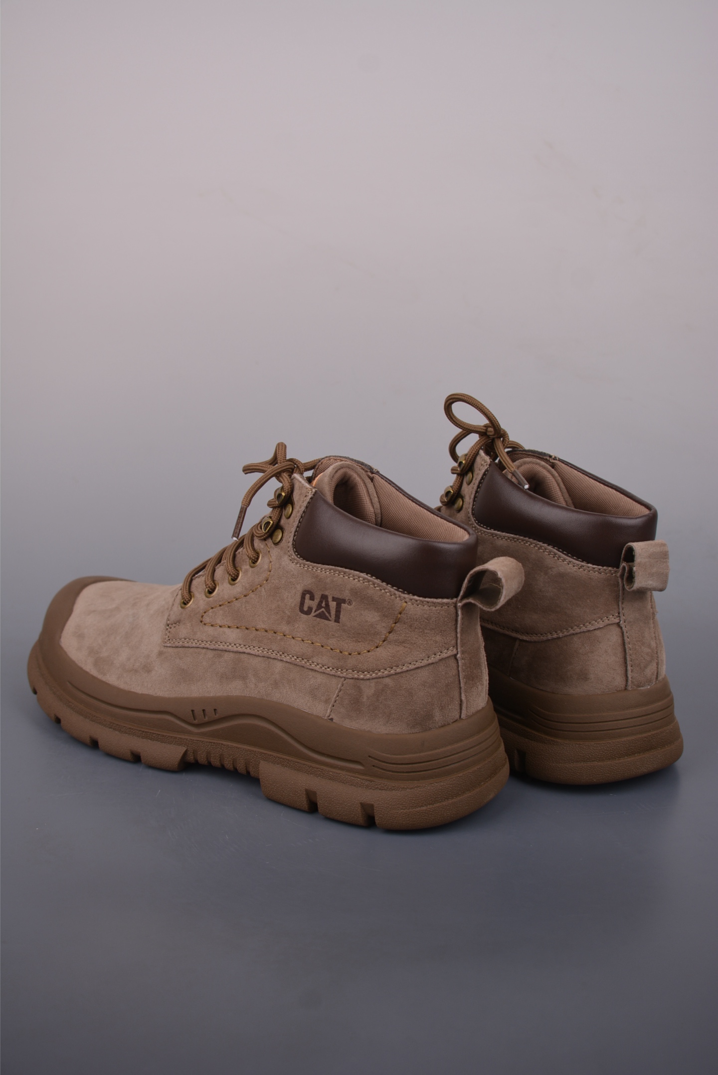 CAT卡特 硬汉推土机品牌 经典百搭户外中帮休闲马丁靴 P721911