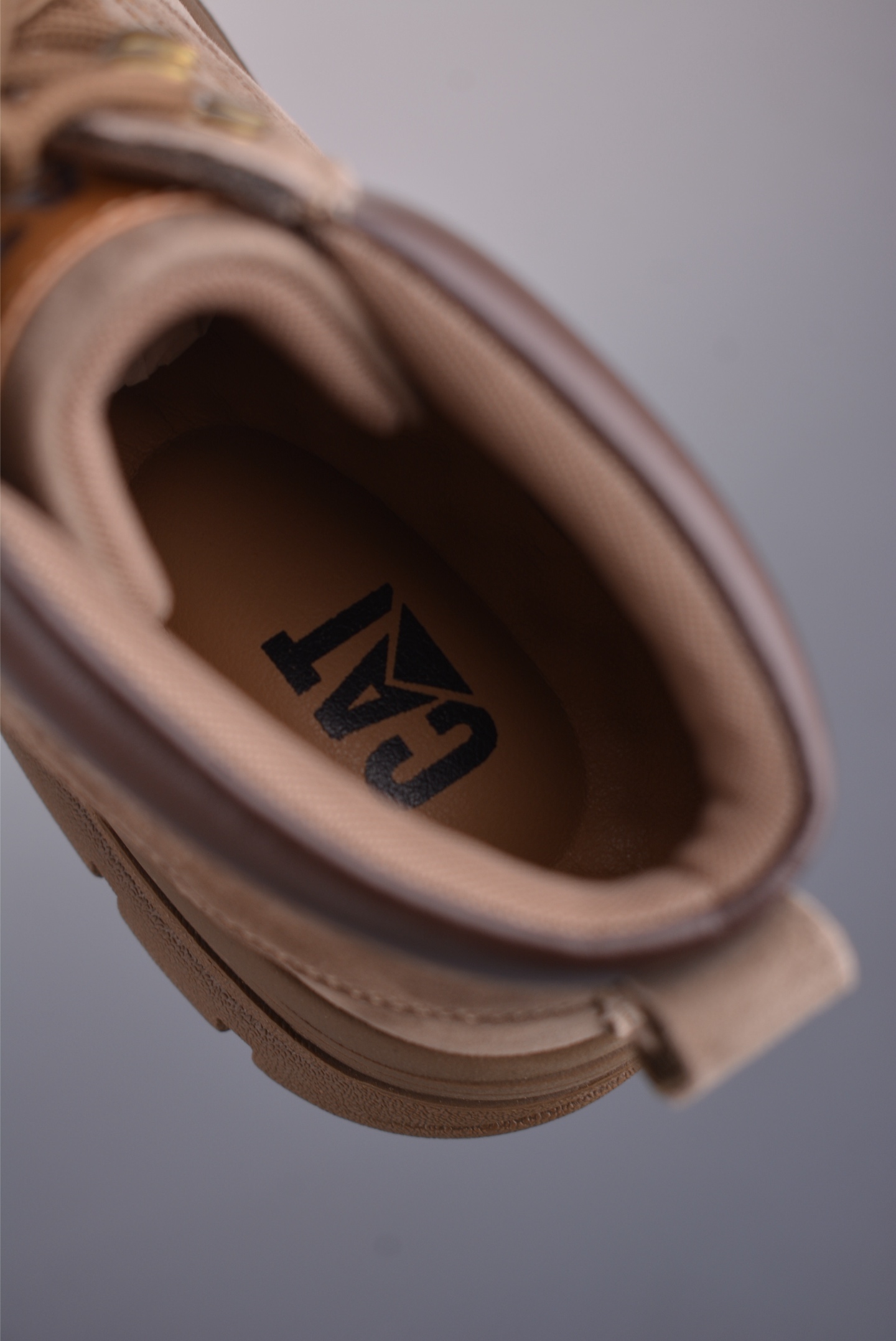 CAT卡特 硬汉推土机品牌 经典百搭户外中帮休闲马丁靴 P721911