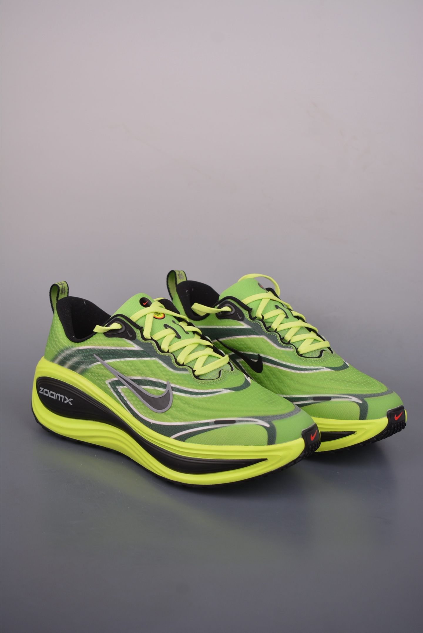 Nike Air Zoom Vomero PLUS 全新科技提前原鞋开发 运动跑鞋 IM8072-999