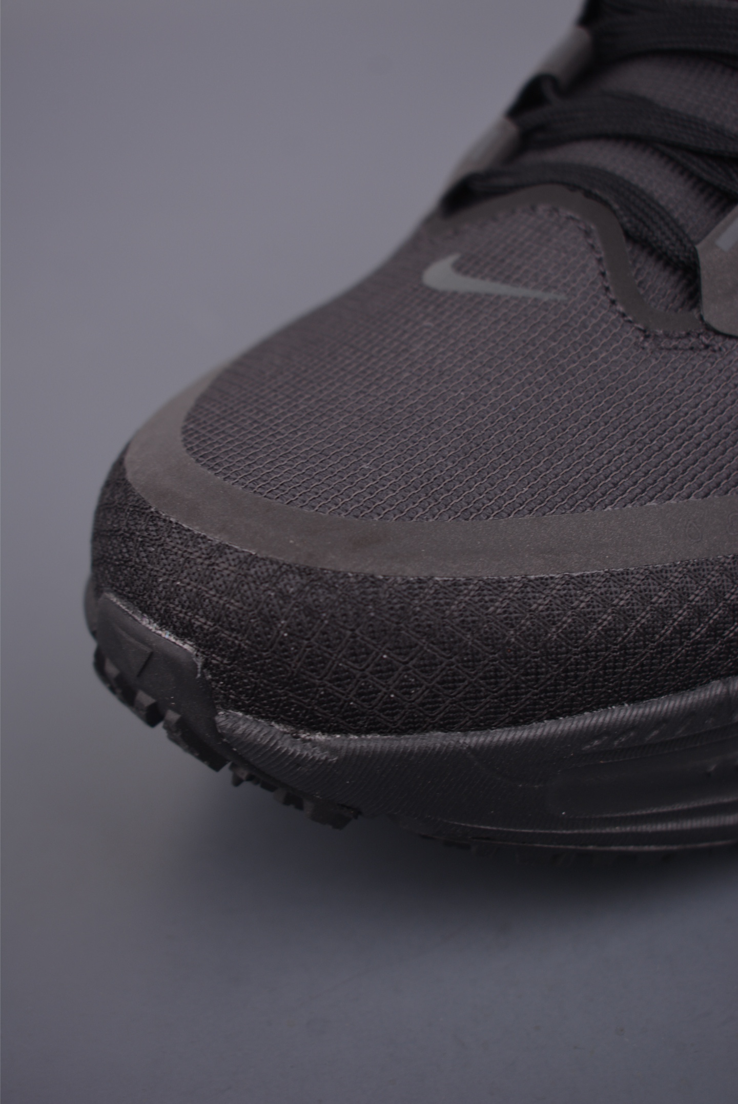 Nike Air Zoom Vomero 18 GTX 全新科技提前原鞋开发 HQ7002-081