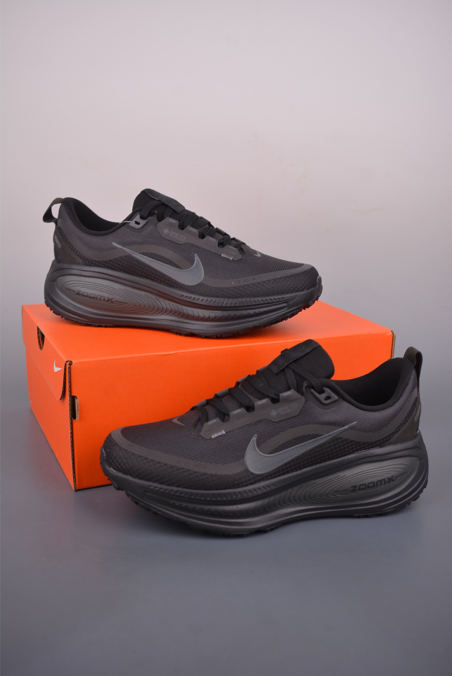 Nike Air Zoom Vomero 18 GTX 全新科技提前原鞋开发 HQ7002-081