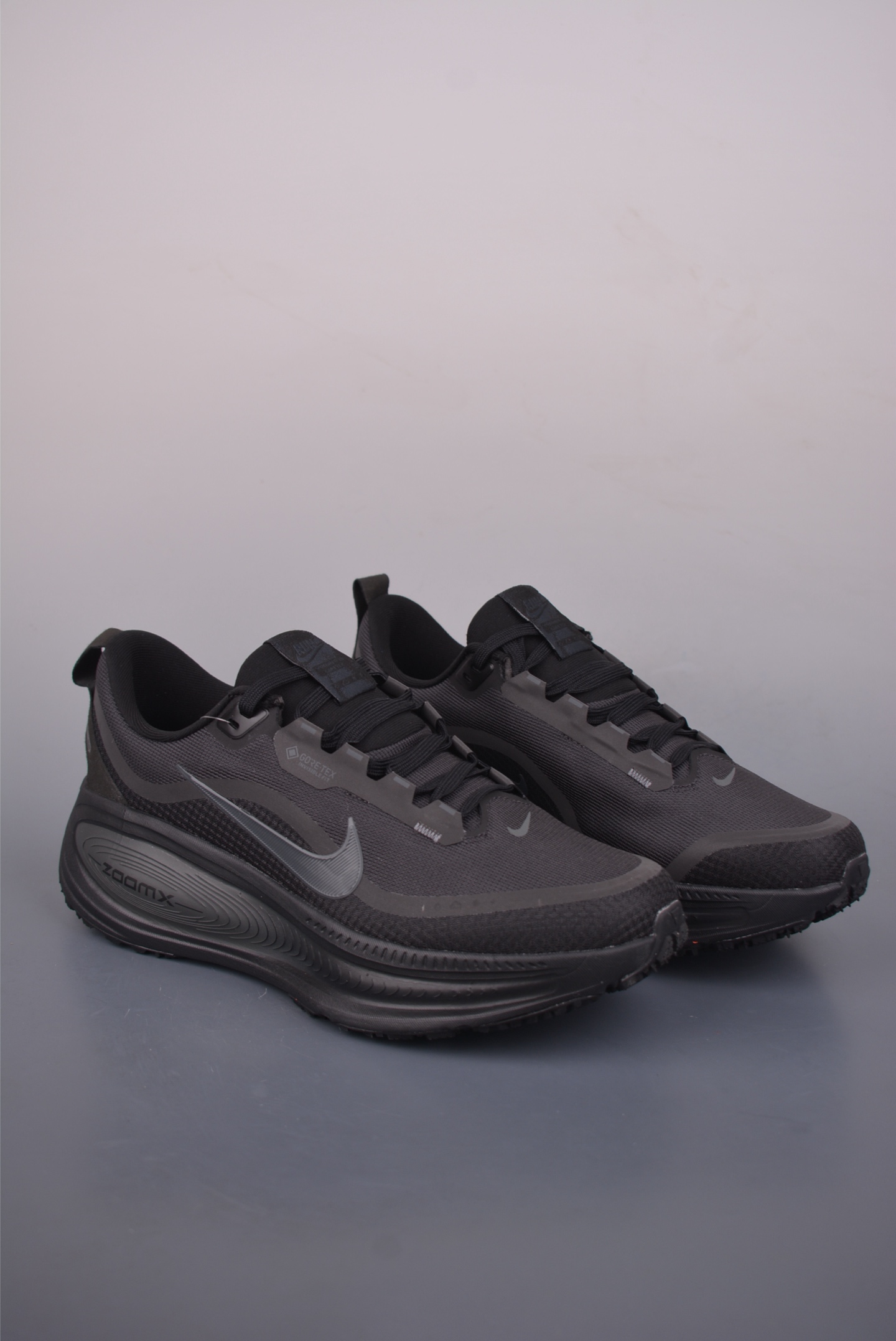 Nike Air Zoom Vomero 18 GTX 全新科技提前原鞋开发 HQ7002-081
