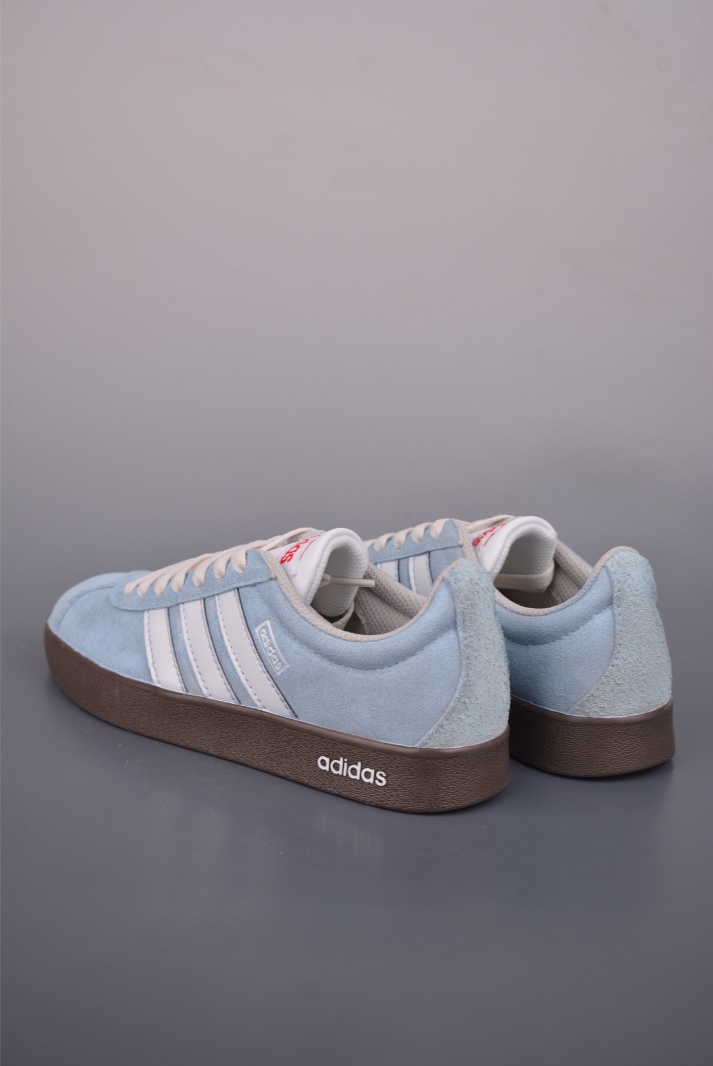 adidVI Court CLASSIC 三叶草休闲复古运动板鞋 HQ1802 adidVI Court CLASSIC 三叶草休闲复古运动板鞋 HQ1802