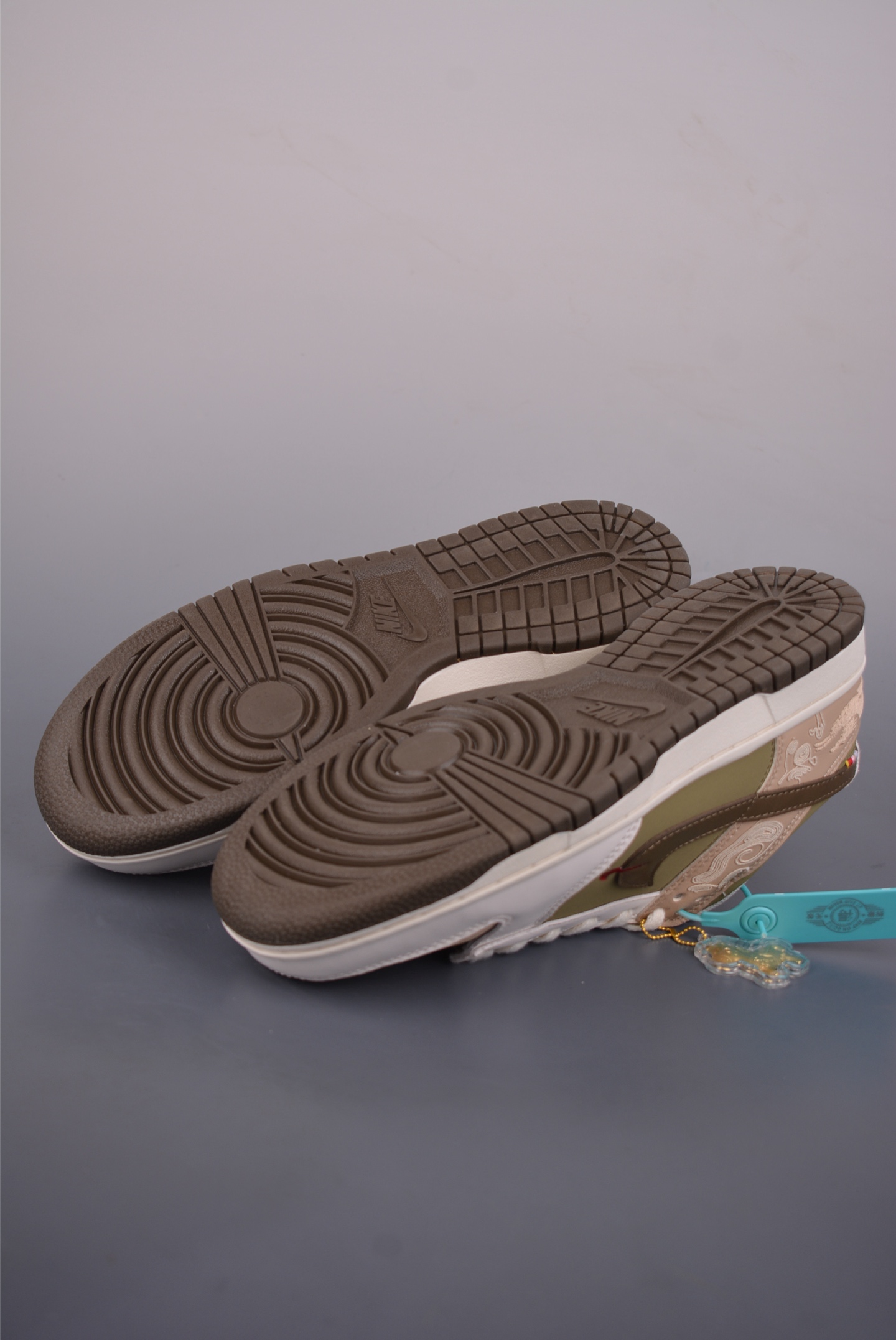 280 Nike SB Dunk Low 马年限定 IQ1118-220