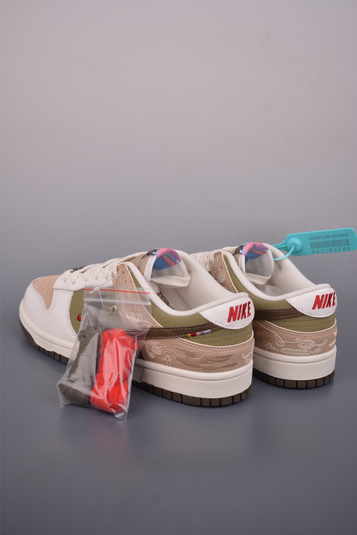 280 Nike SB Dunk Low 马年限定 IQ1118-220