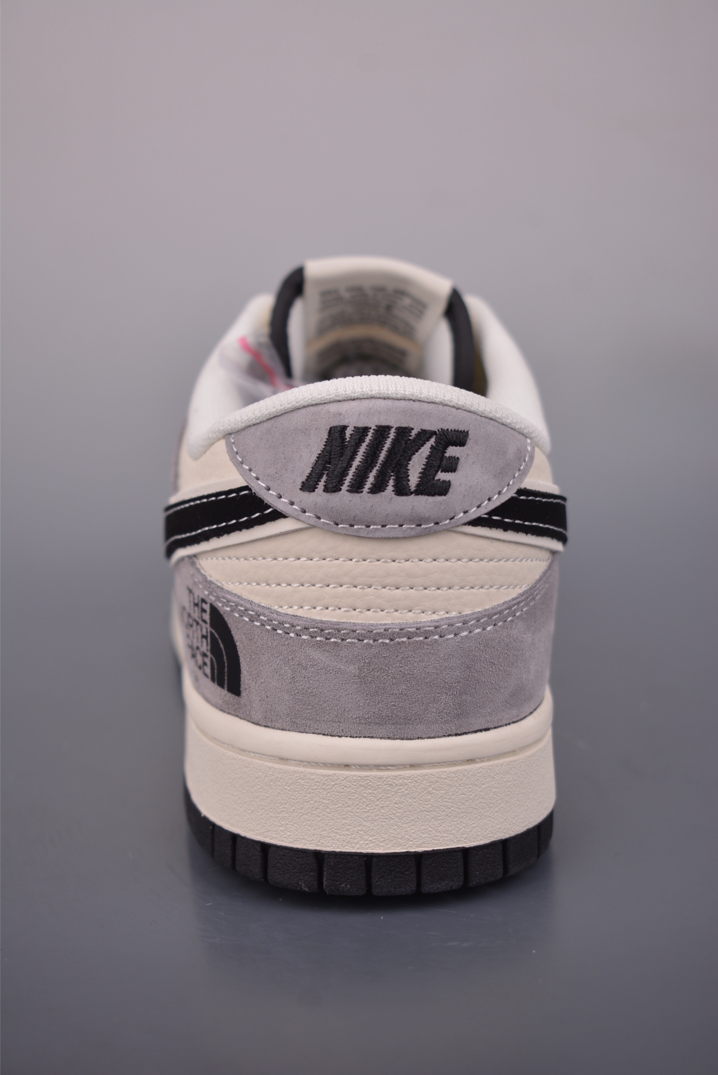 280 Nike SB Dunk Low 北面限定 DN3168-010