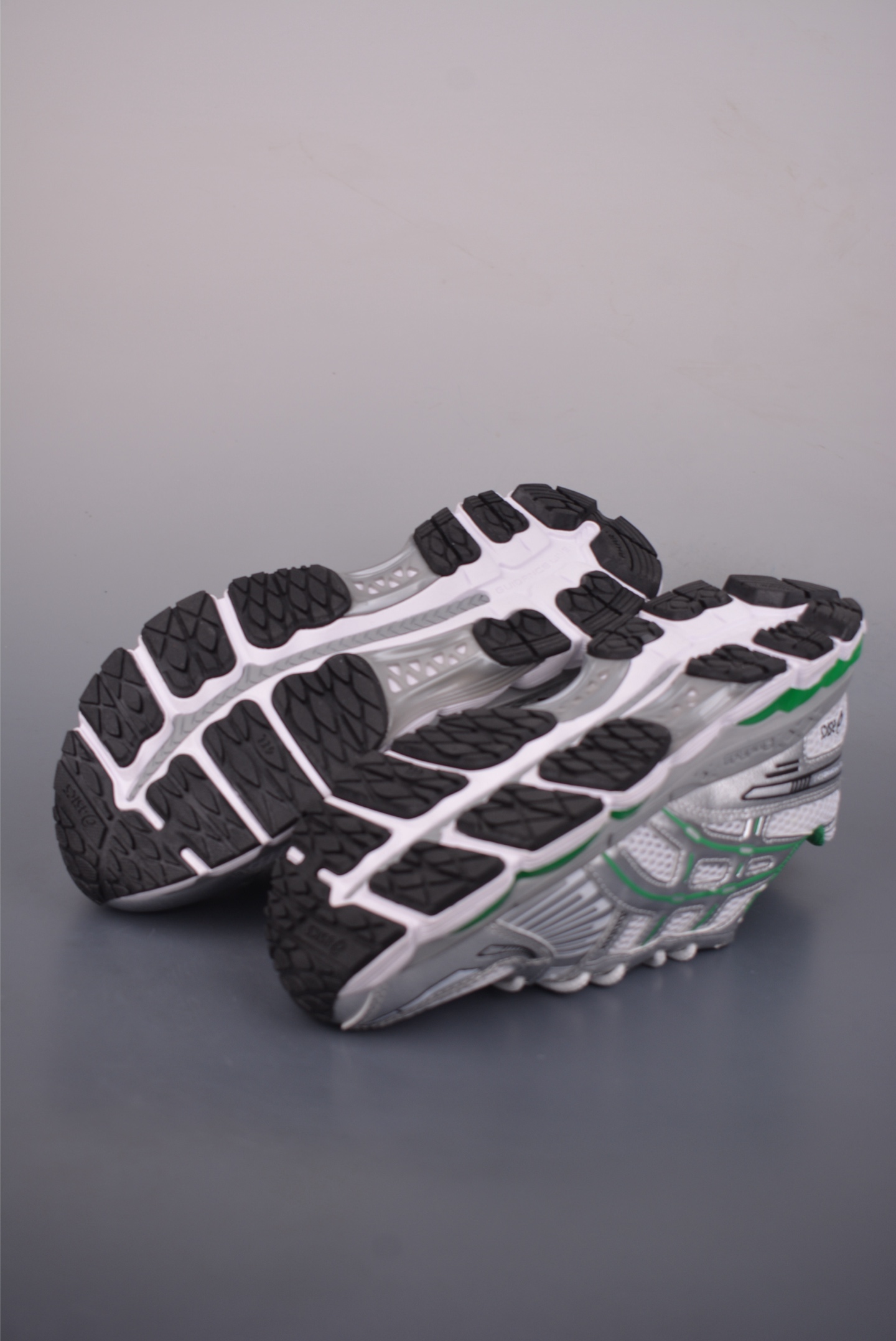 AsicsGel-Kayano 12.1 亚瑟士运动休闲透气专业跑鞋 1203A827-100