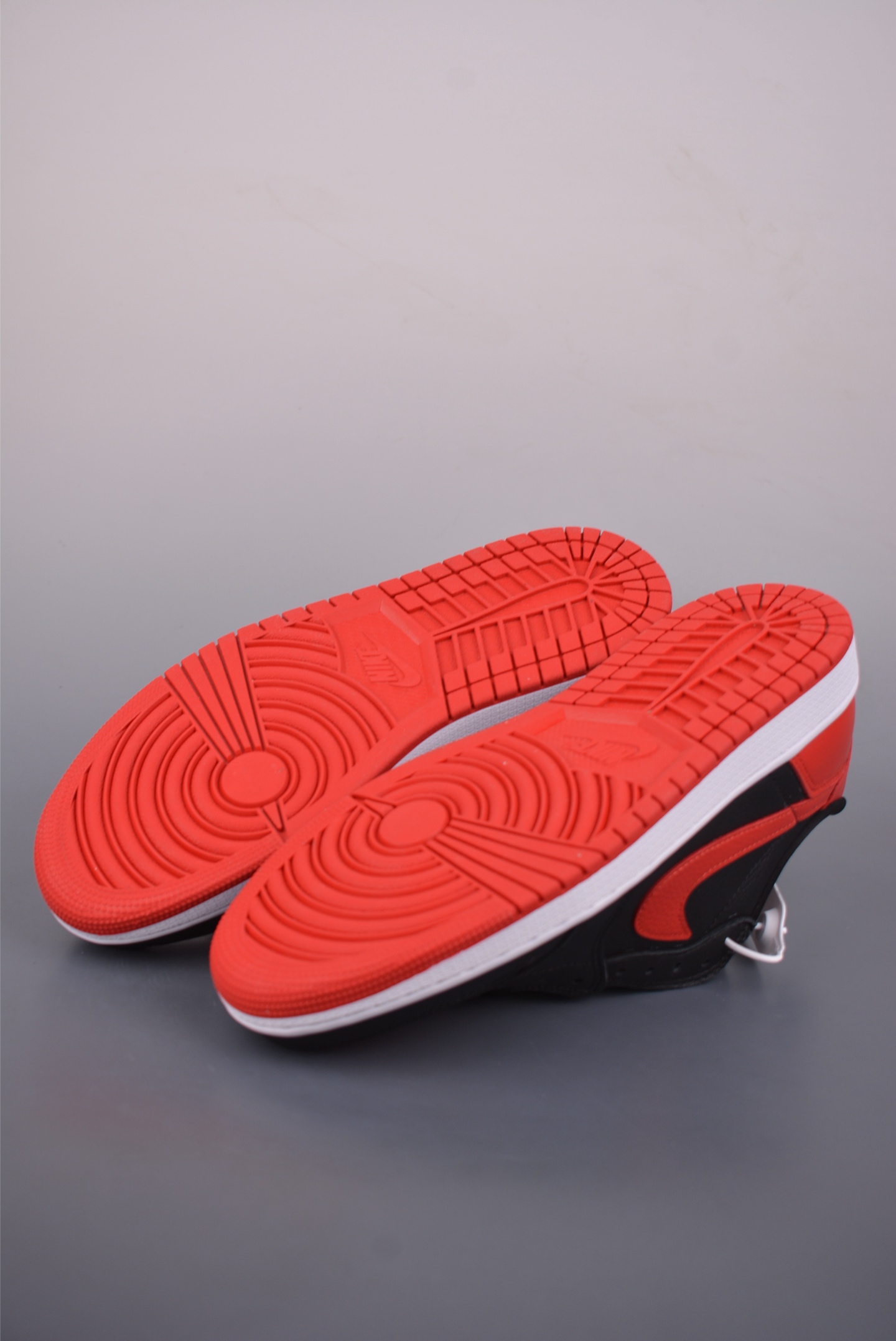 原装裸鞋级 市面最高工艺产物 Air Jordan 1 Low黑红 HQ6998-001 原装裸鞋级 市面最高工艺产物 Air Jordan 1 Low黑红 HQ6998-001