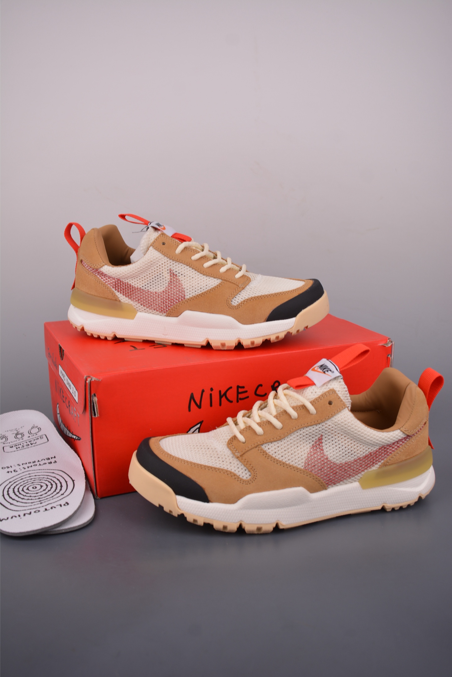 Tom Sachs x Nike Craft Mars Yard 2.0 联名宇航员 神游太空 百搭休闲运动透气慢跑鞋 IF2885-100