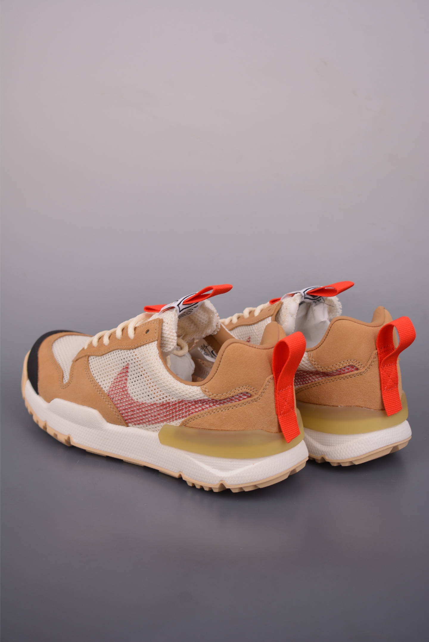 Tom Sachs x Nike Craft Mars Yard 2.0 联名宇航员 神游太空 百搭休闲运动透气慢跑鞋 IF2885-100