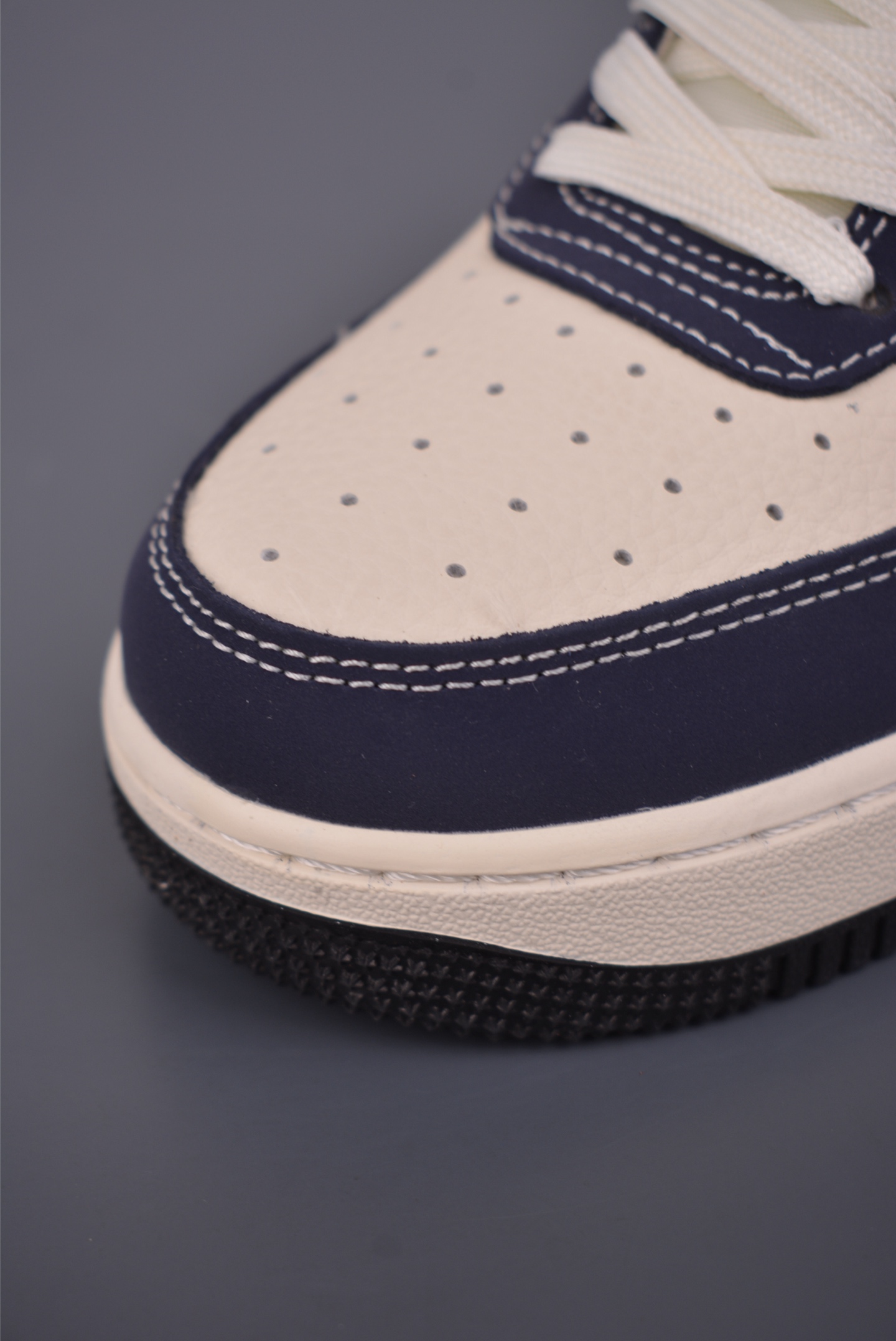 Nike Air Force 1 Low 斯图西联名 DF0188-105