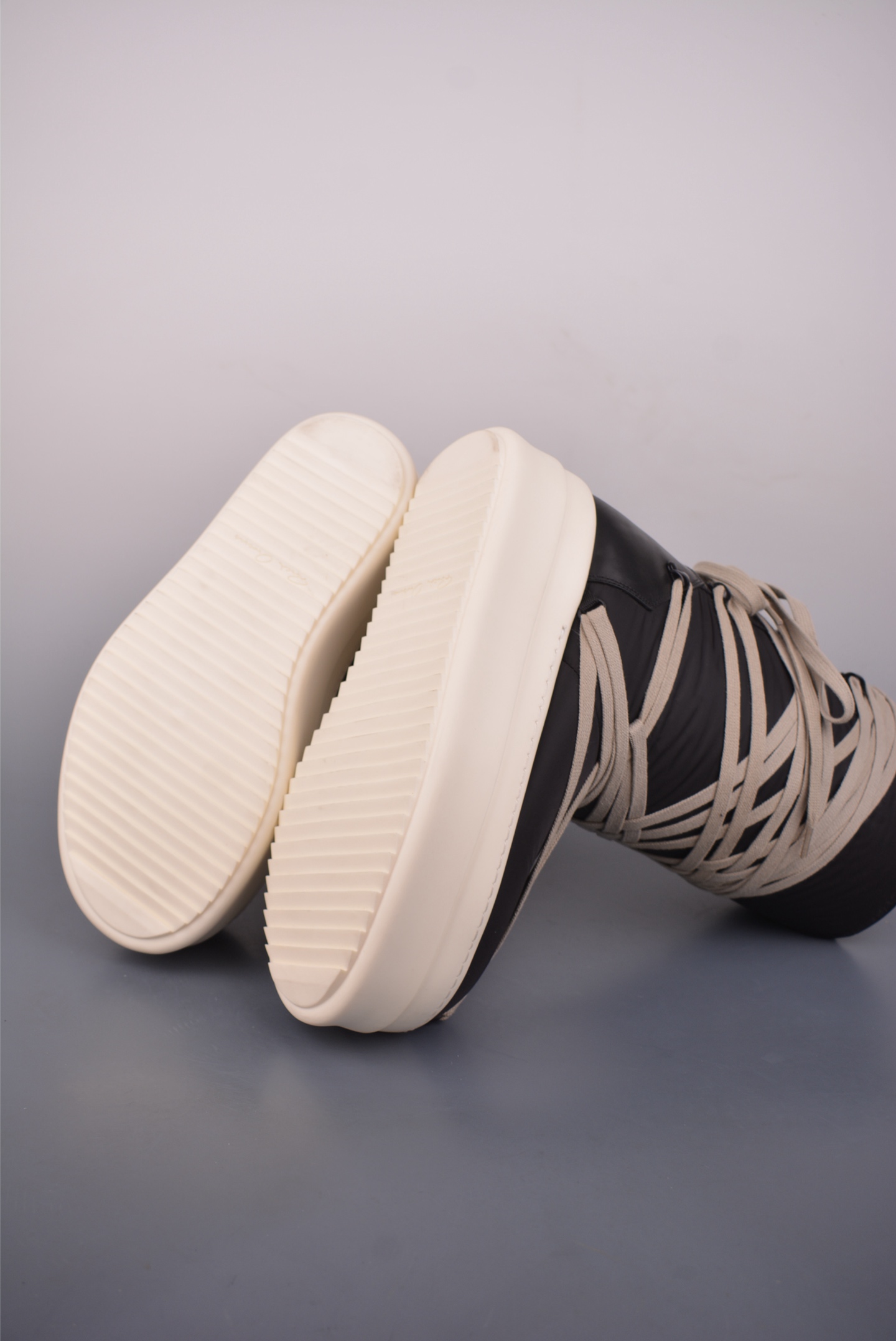 蒙口Moncler 联名RO疯狂绑带滑雪鞋 RO / Rick Owens DRKSHDW 瑞克·欧文斯联名 J2 09N 蒙口Moncler 联名RO疯狂绑带滑雪鞋 RO / Rick Owens DRKSHDW 瑞克·欧文斯联名 J2 09N