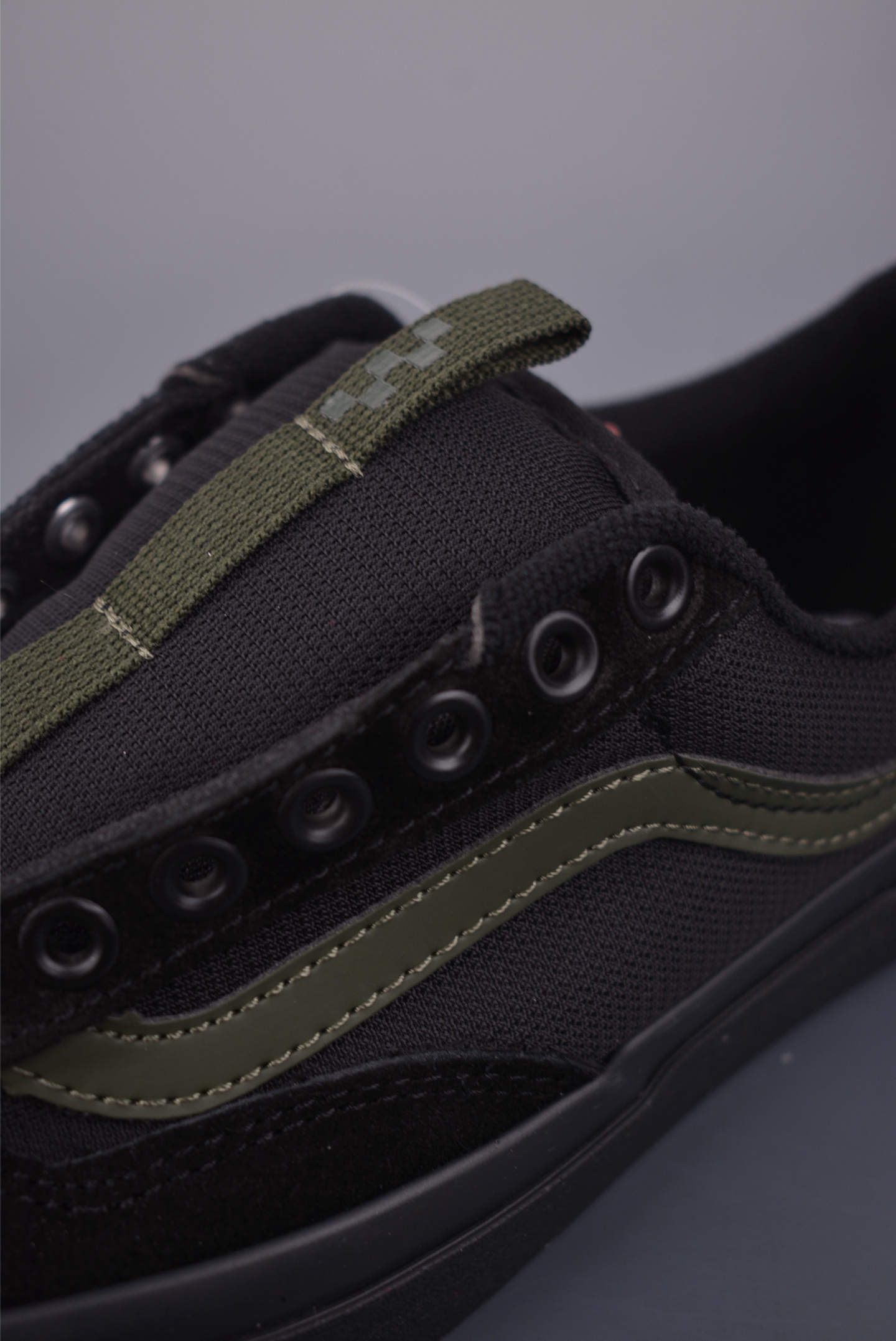 Atiba Jefferson x Vans Old Skool 36 经典舒适滑板鞋 VN000D5RNLX Atiba Jefferson x Vans Old Skool 36 经典舒适滑板鞋 VN000D5RNLX