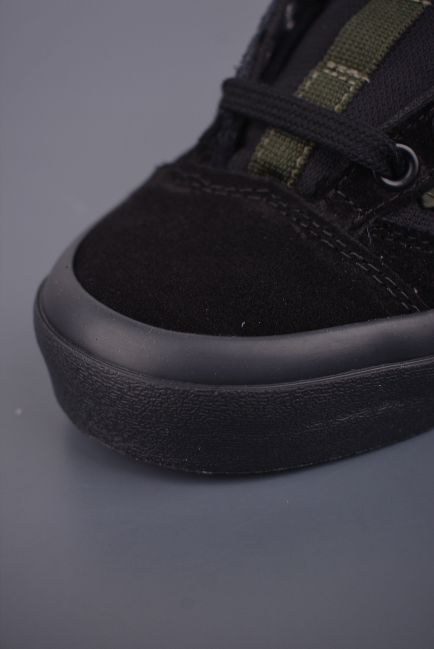 Atiba Jefferson x Vans Old Skool 36 经典舒适滑板鞋 VN000D5RNLX Atiba Jefferson x Vans Old Skool 36 经典舒适滑板鞋 VN000D5RNLX